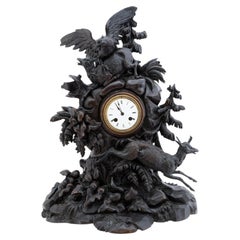Horloge de manteau suisse Black Forest sculptée à la main