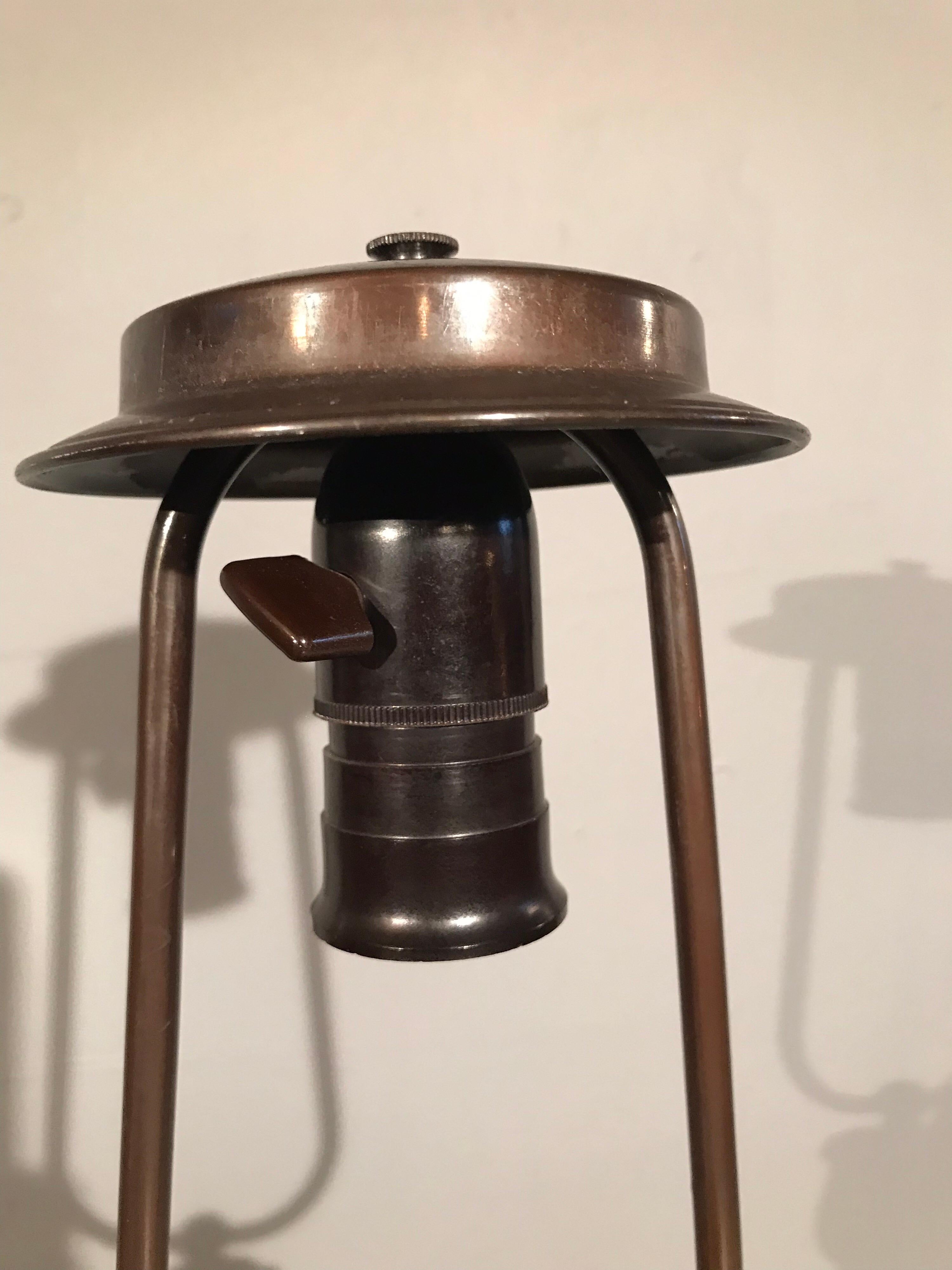 Hand Carved Table Lamp in Fruit Wood In Good Condition For Sale In Søborg, DK