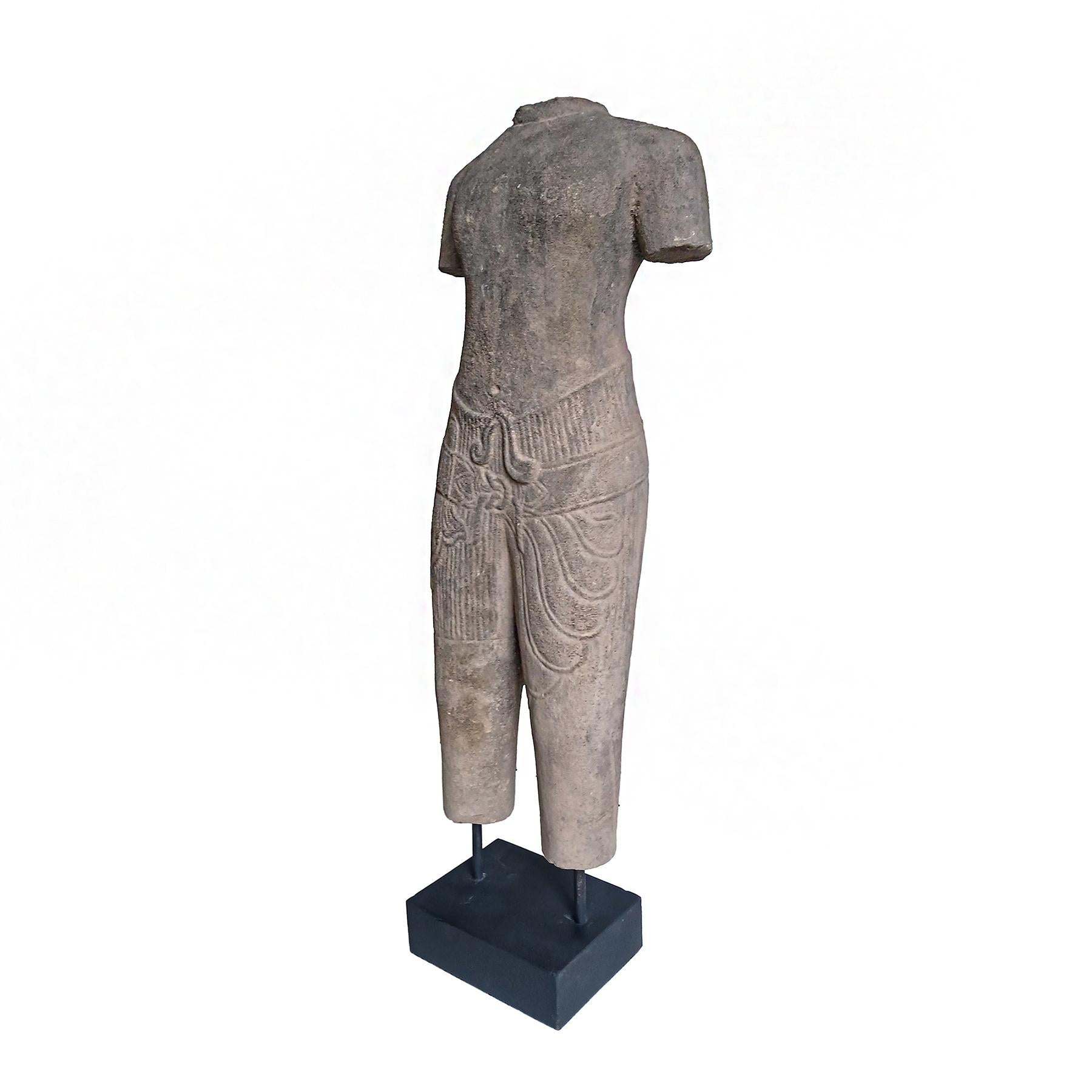 Escultura de piedra de sobremesa tallada a mano en Tailandia en venta 7