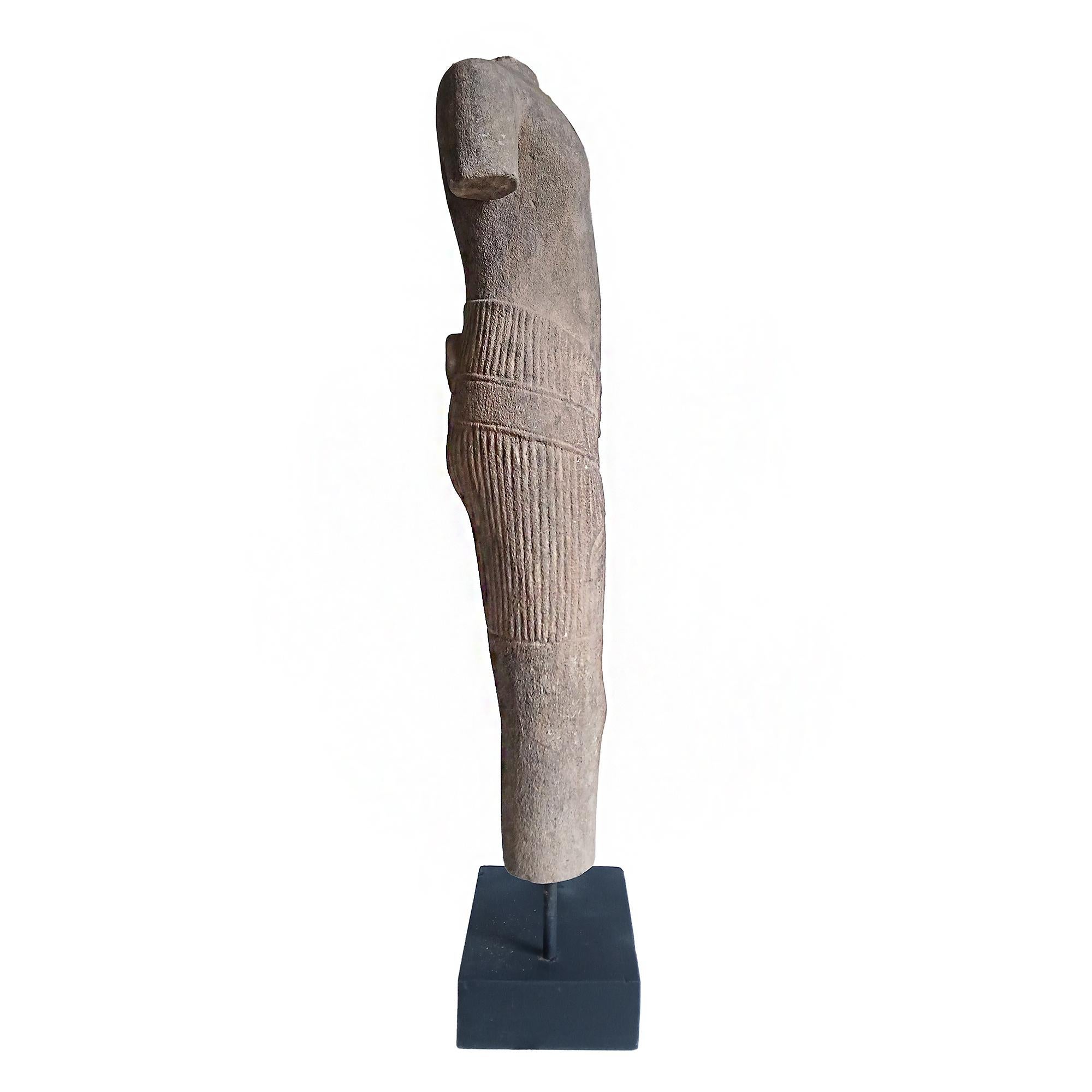 Escultura de piedra de sobremesa tallada a mano en Tailandia Tallado a mano en venta