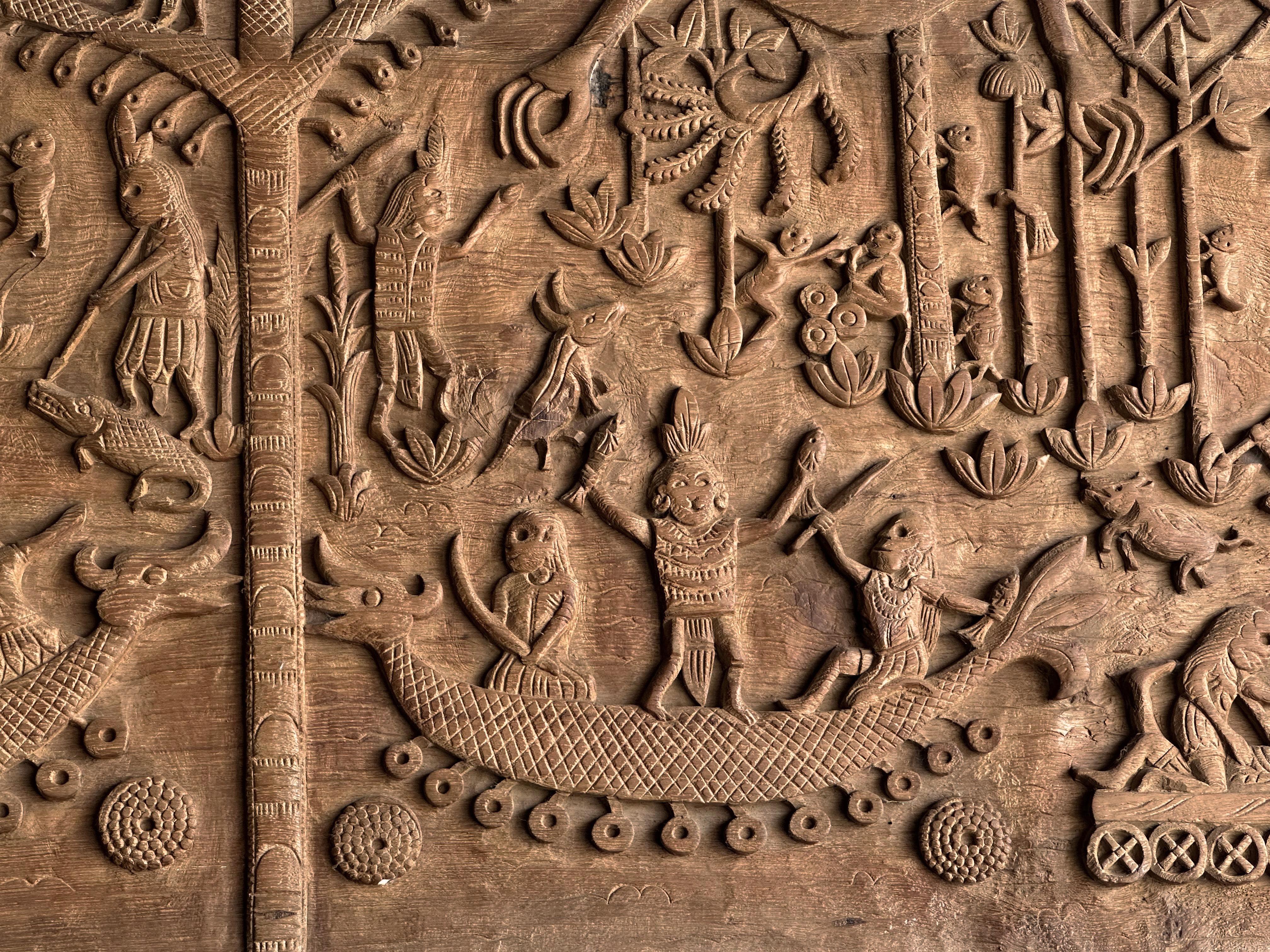 Hand-Carved Teak Wood Sculpture Panel Depicting Dayak Mythology In Good Condition For Sale In Jimbaran, Bali