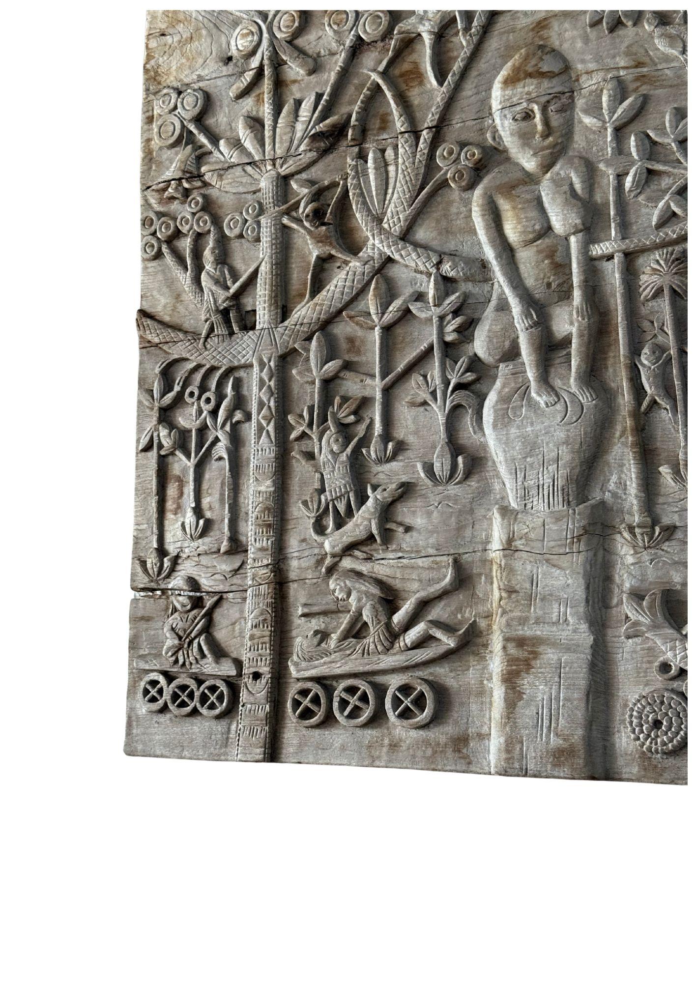 Hand-Carved Teak Wood Sculpture Panel Depicting Dayak Mythology In Good Condition For Sale In Jimbaran, Bali