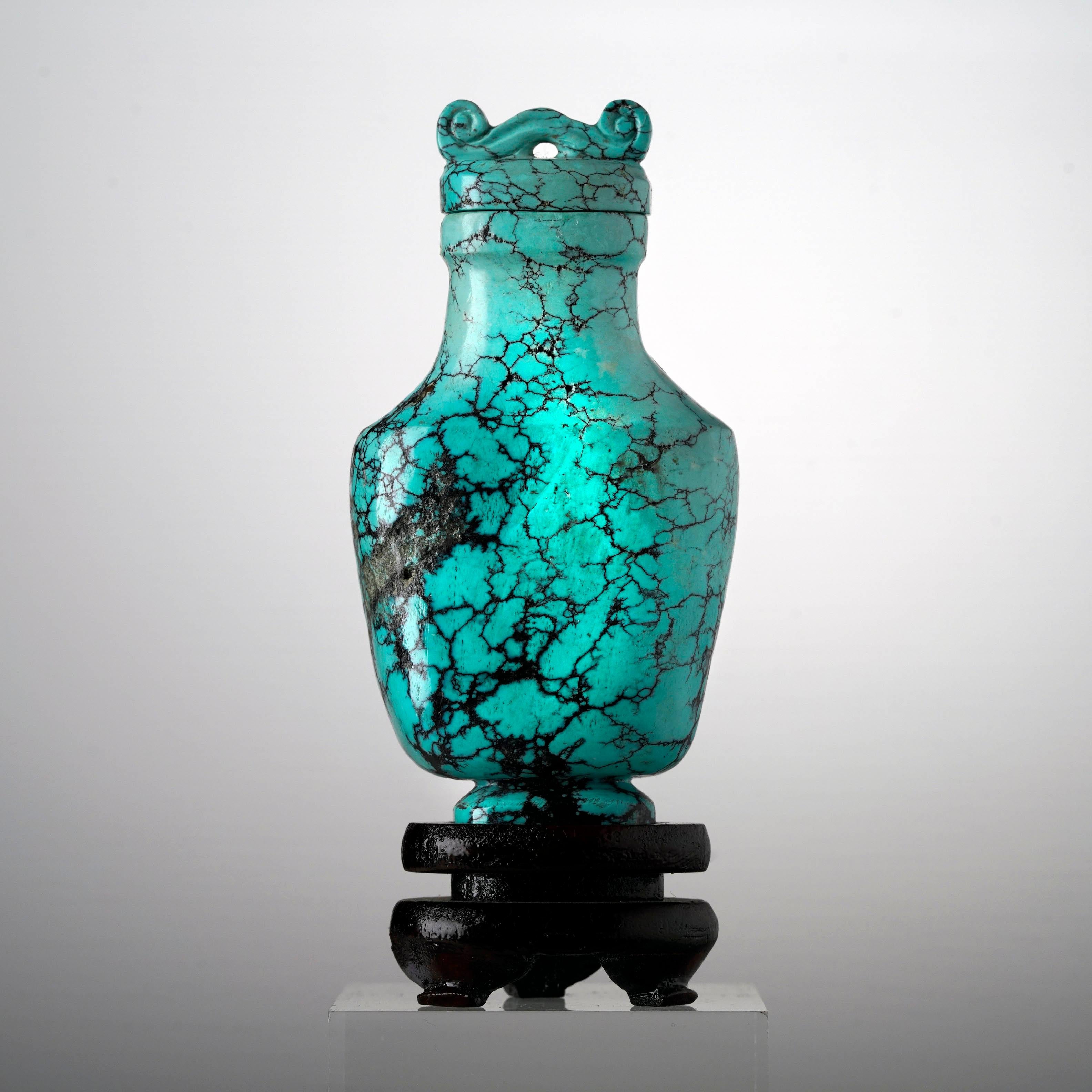Bouteille à priser en turquoise sculptée à la main Excellent état - En vente à New York, NY
