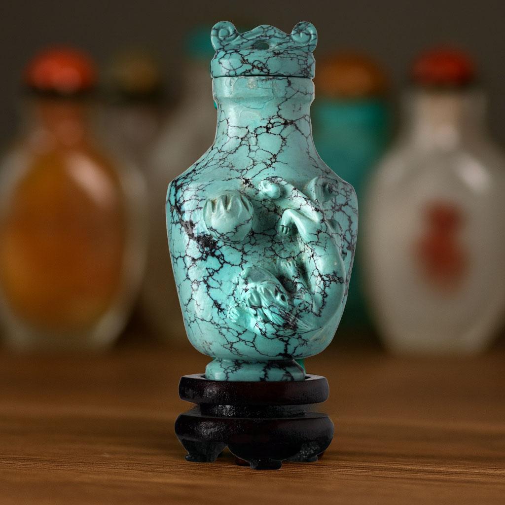 Fin du 20e siècle Bouteille à priser en turquoise sculptée à la main en vente