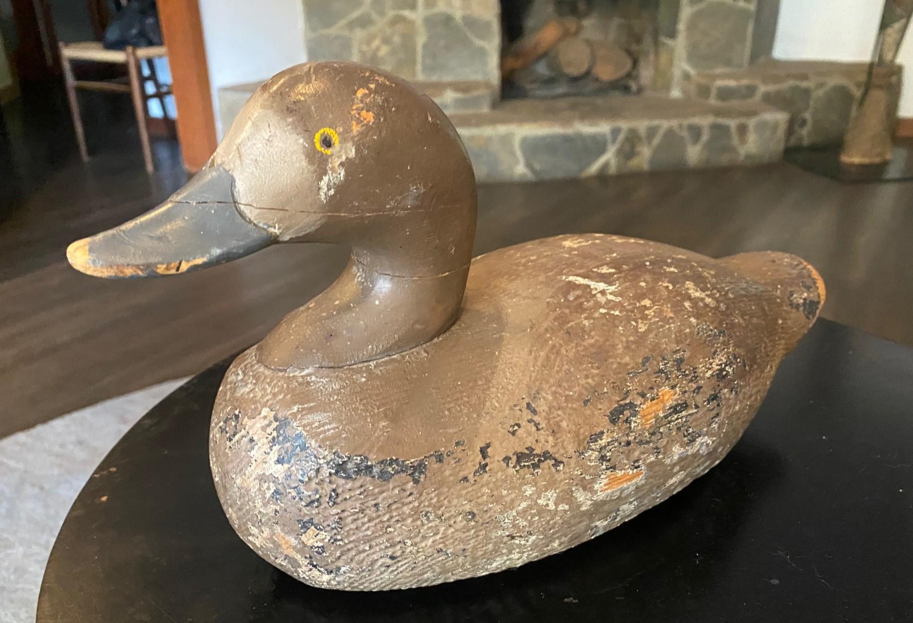 Artisanat Sculpture en bois antique sculptée à la main canard colvert début 20ème siècle en vente