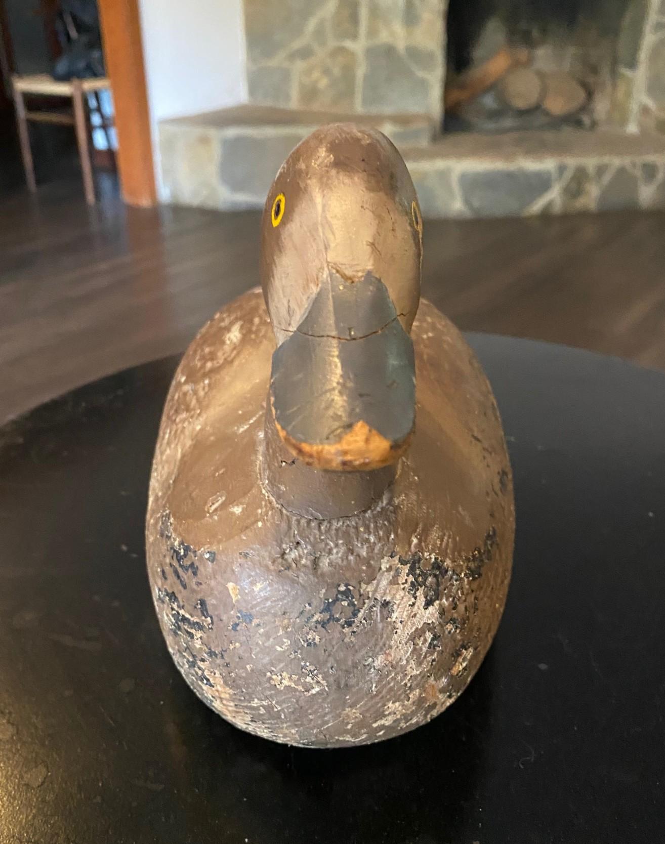 Américain Sculpture en bois antique sculptée à la main canard colvert début 20ème siècle en vente