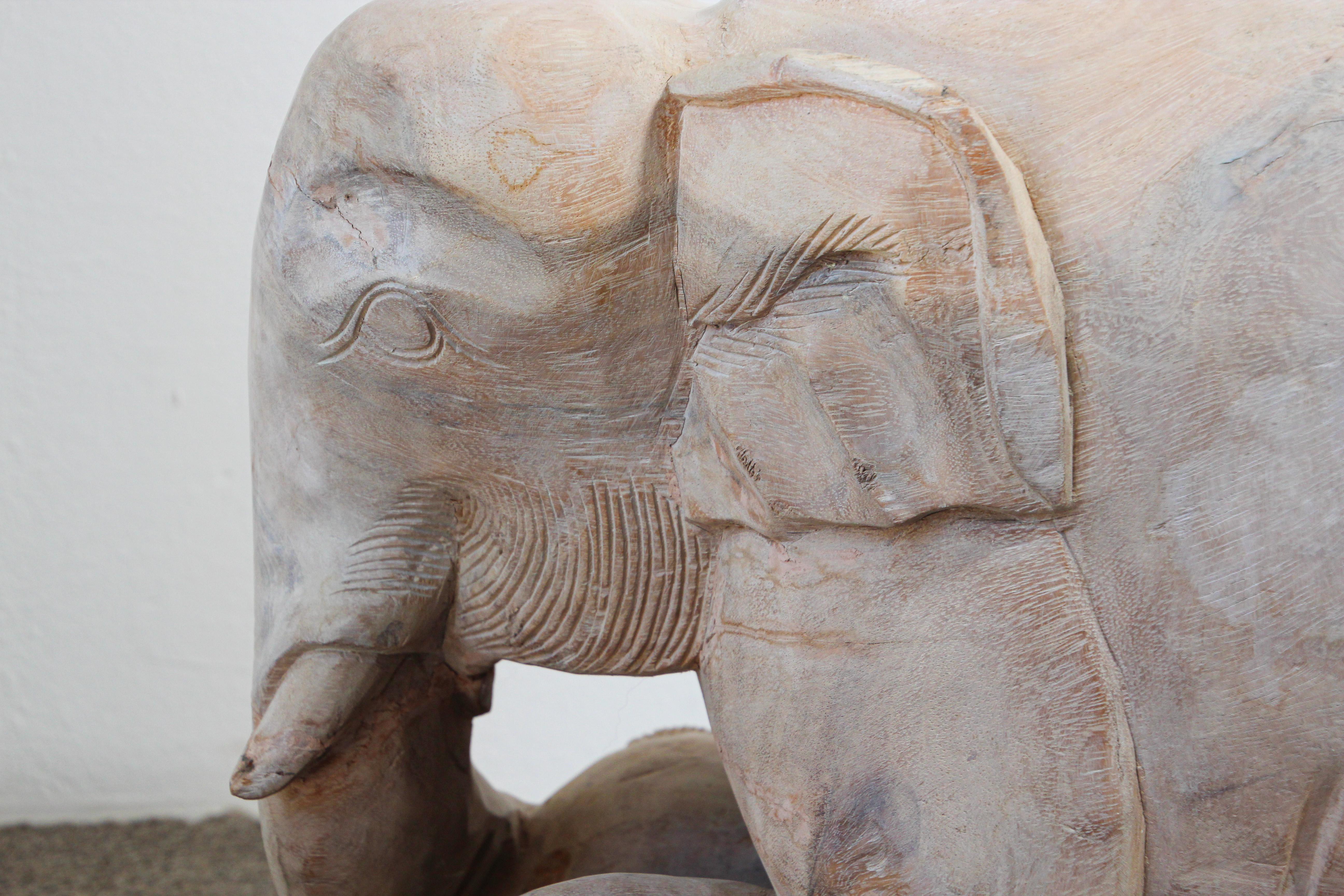 Handgeschnitzte asiatische Elefanten-Holz-Beistelltischhocker, Vintage im Angebot 7
