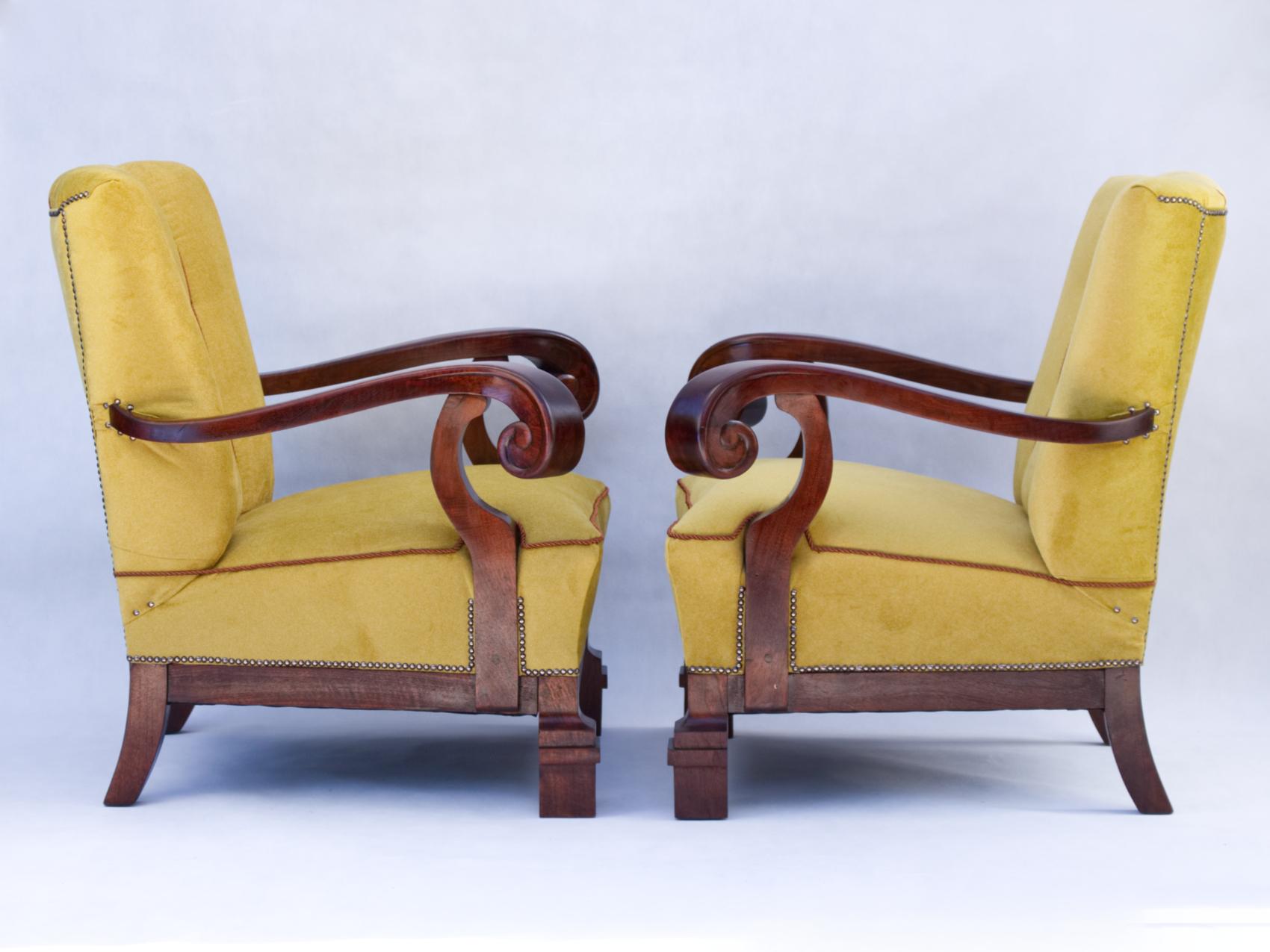 Hand Carved Walnut Art Nouveau Armchairs, circa 1920 For Sale 2