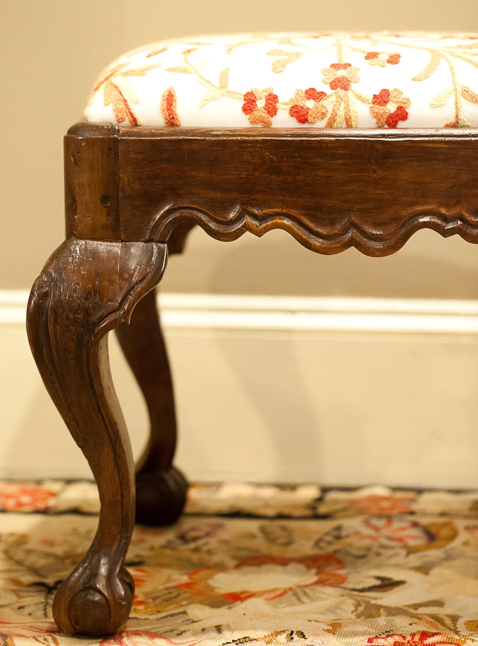 Hand-Carved Walnut Ball-And-Claw Stool, Portugal Circa 1800 For Sale 4