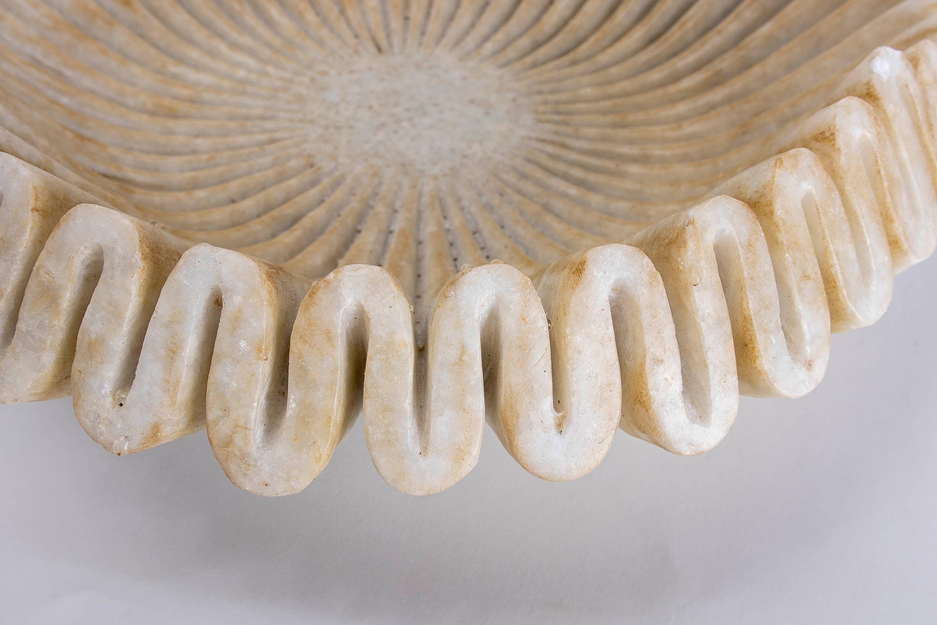 Hand-Carved White Marble Decorative Dish with Wavy Forms For Sale 2