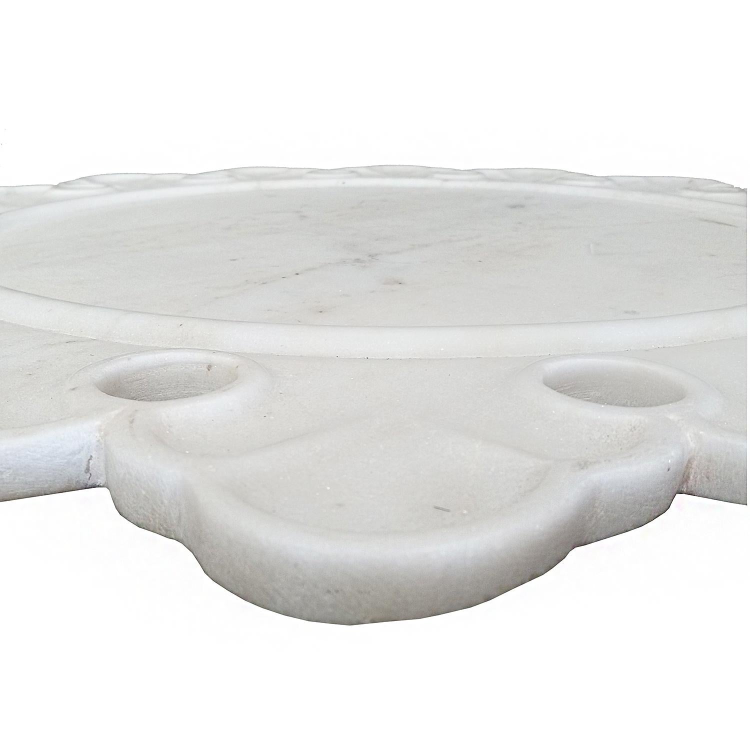 Servidor / Cargador / Plato de Mármol Blanco Tallado a Mano en Bueno estado para la venta en New York, NY