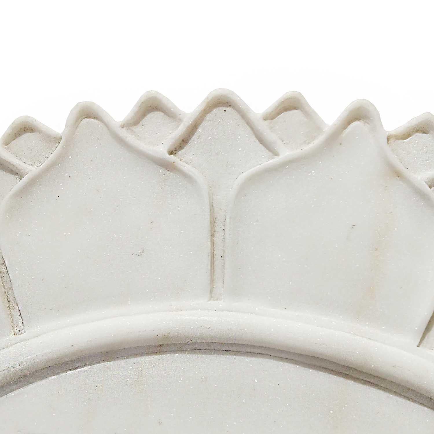 Fin du 20e siècle Serveur / Chargeur / Assiette en marbre blanc sculpté à la main en vente