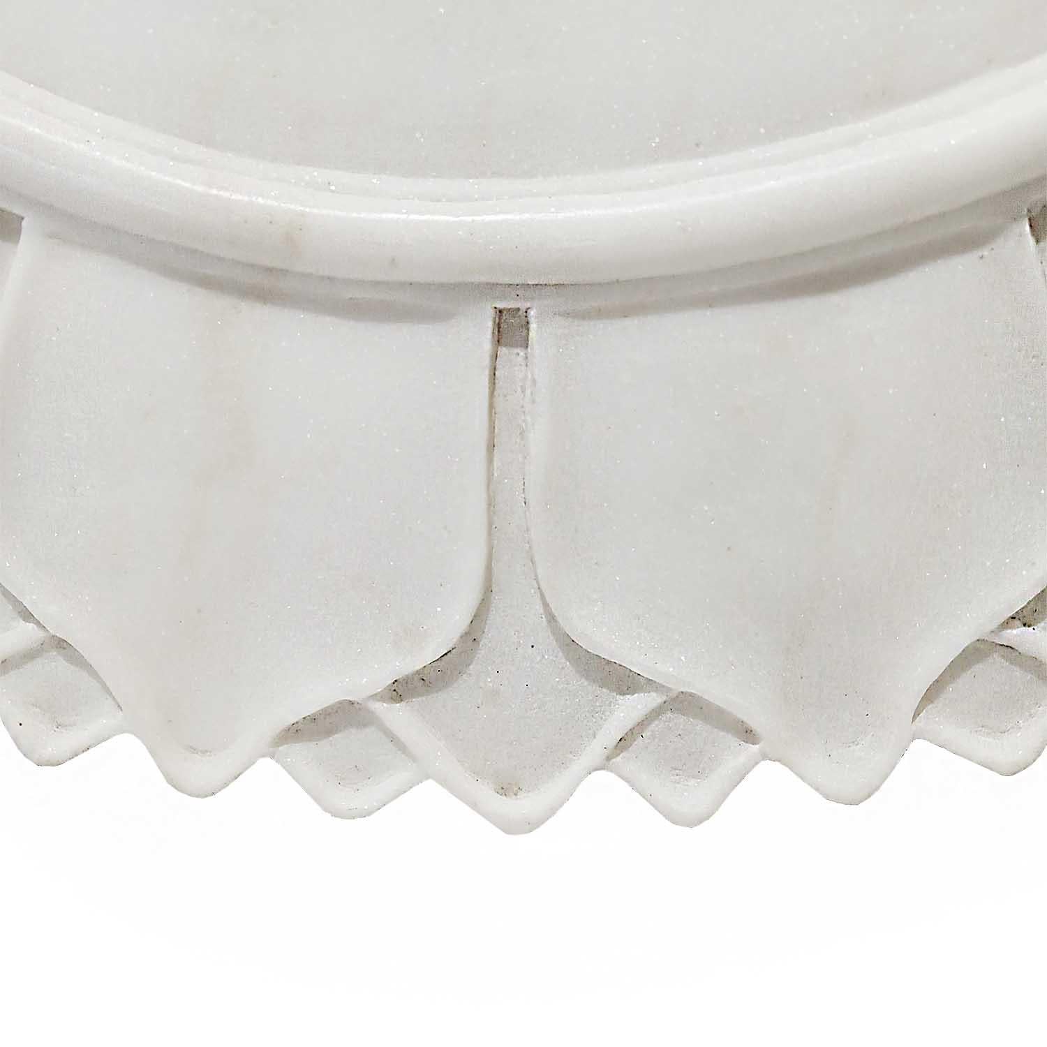 Serveur / Chargeur / Assiette en marbre blanc sculpté à la main en vente 1