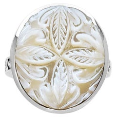 Bague en nacre blanche sculptée à la main en argent sterling