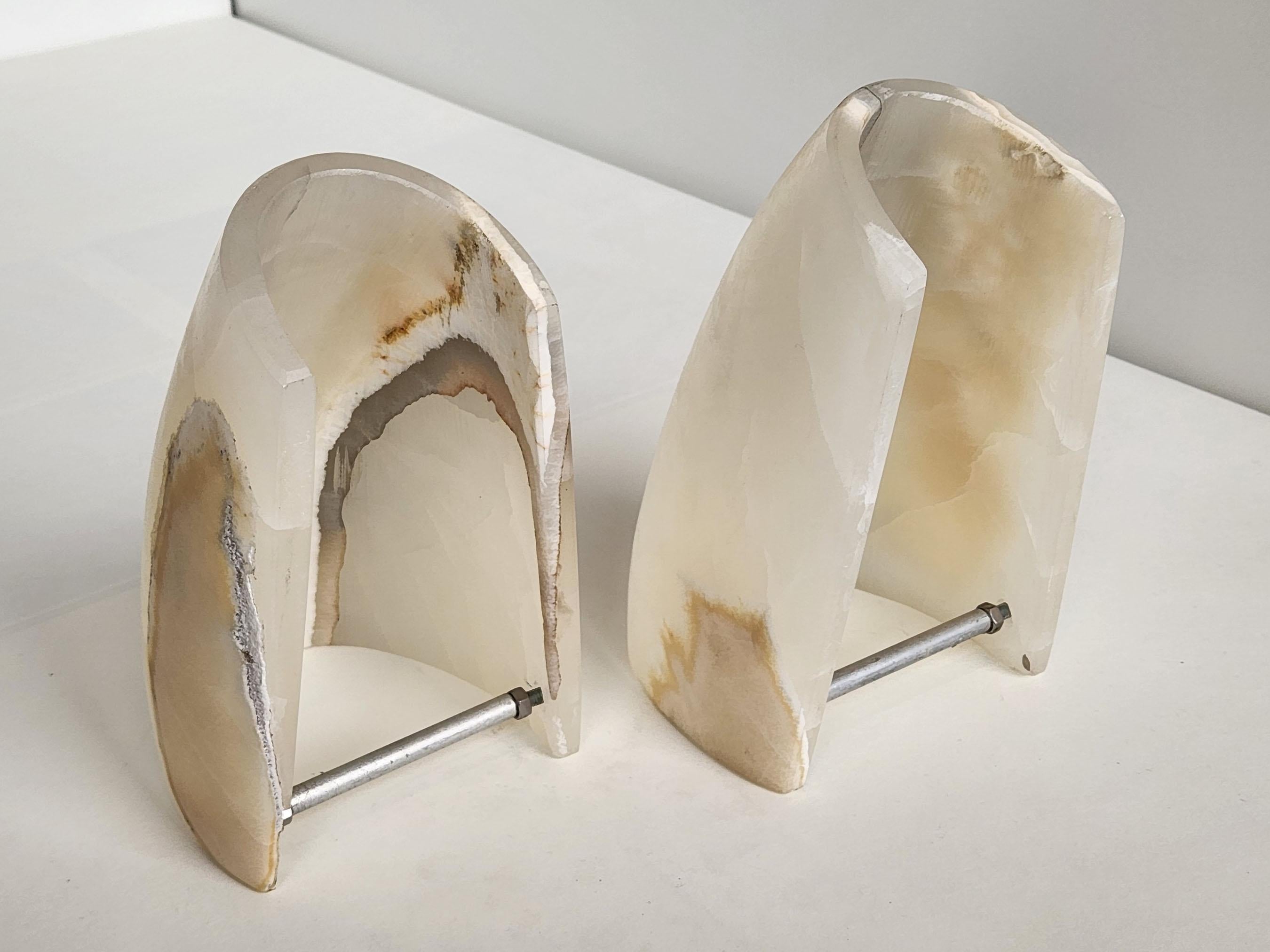 Hand-carved White Onyx Wall Sconces with Natural Dark Veins For Sale 3
