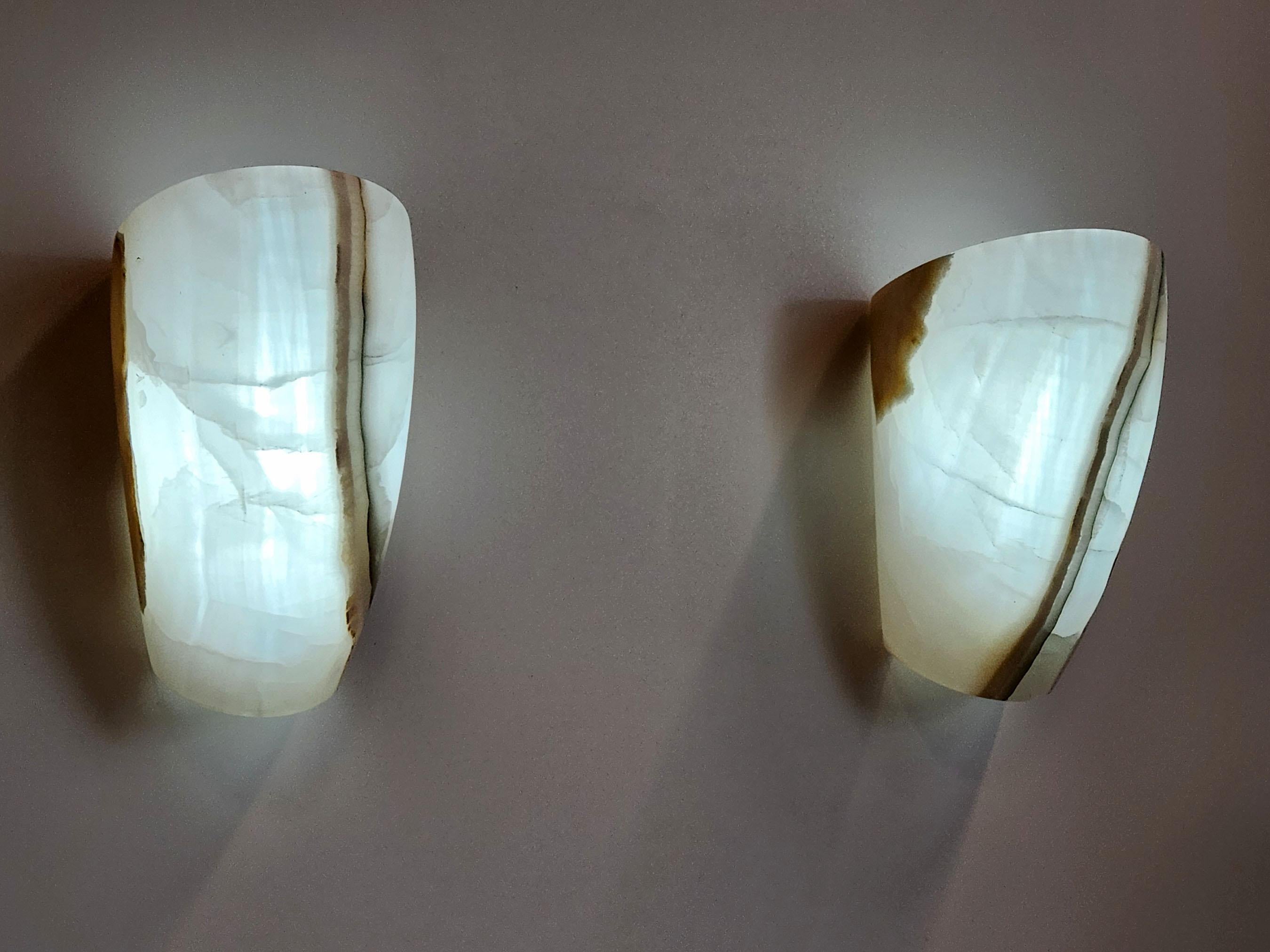 Modern Hand-carved White Onyx Wall Sconces with Natural Dark Veins For Sale
