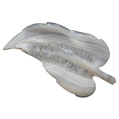 Foglia scolpita a mano in agata perlata bianca