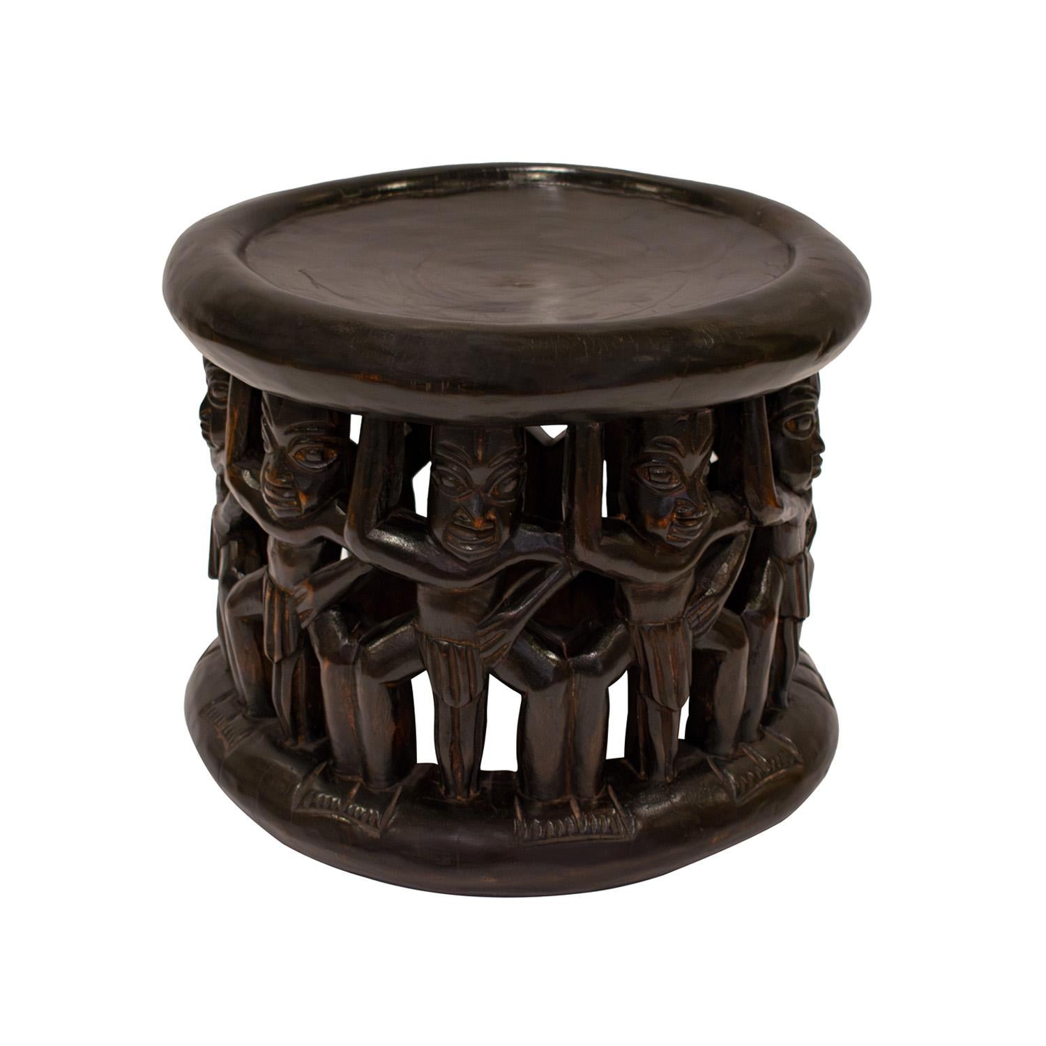 Mid-Century Modern Table/tabouret d'appoint figuratif Bamileke en Wood Wood sculpté à la main années 1960 en vente