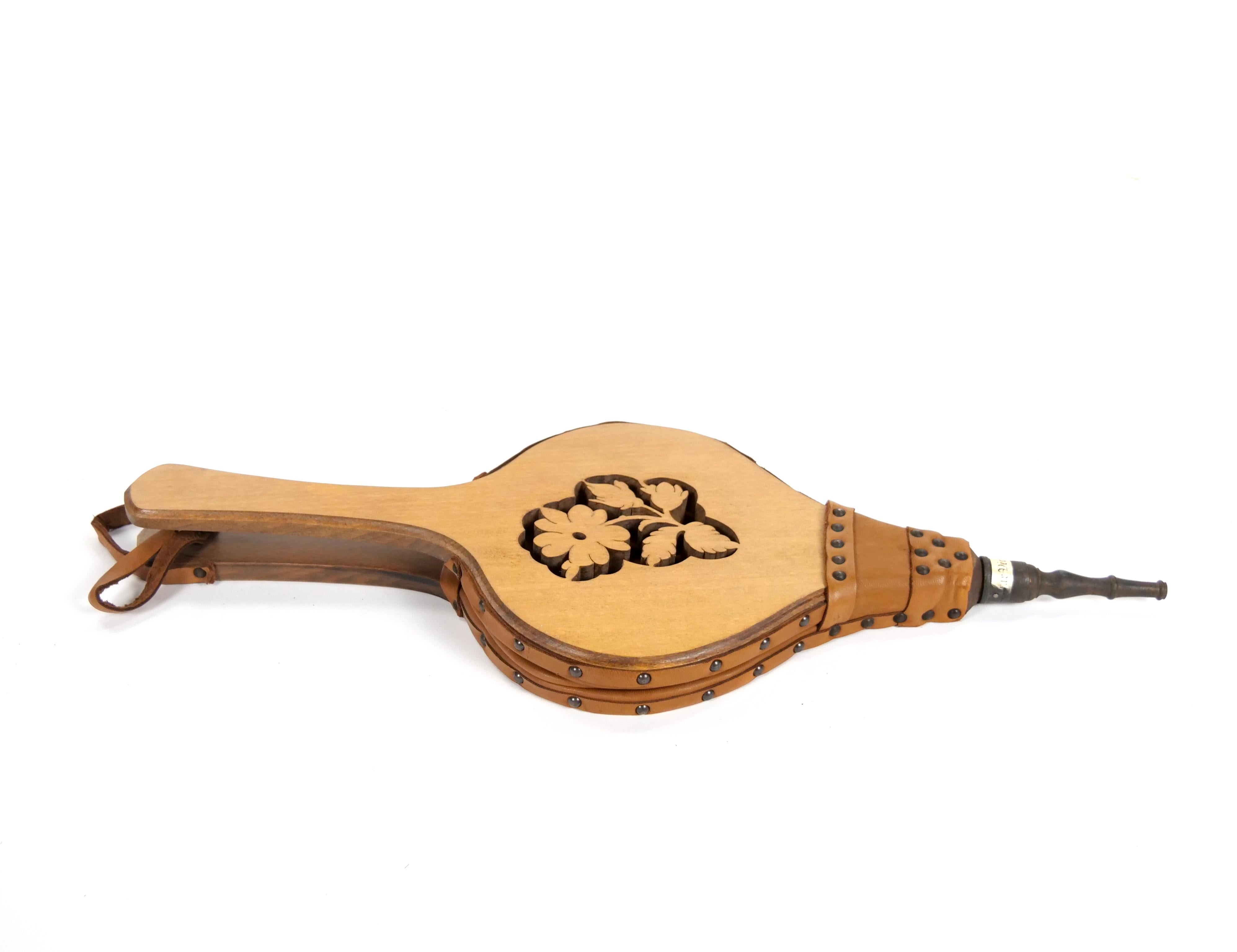 Hand Carved Wood / Brass North American Fireplace Bellows For Sale 3