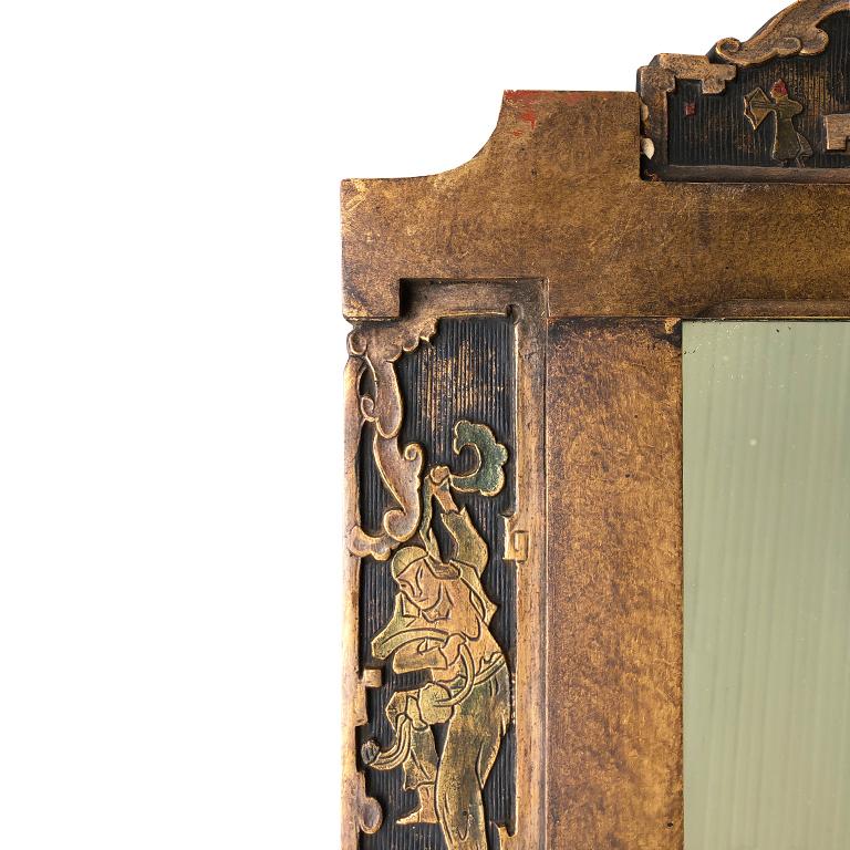 Fil métallisé Miroir rectangulaire en bois doré sculpté en forme de pagode Chinoiserie française circa 1900 en vente