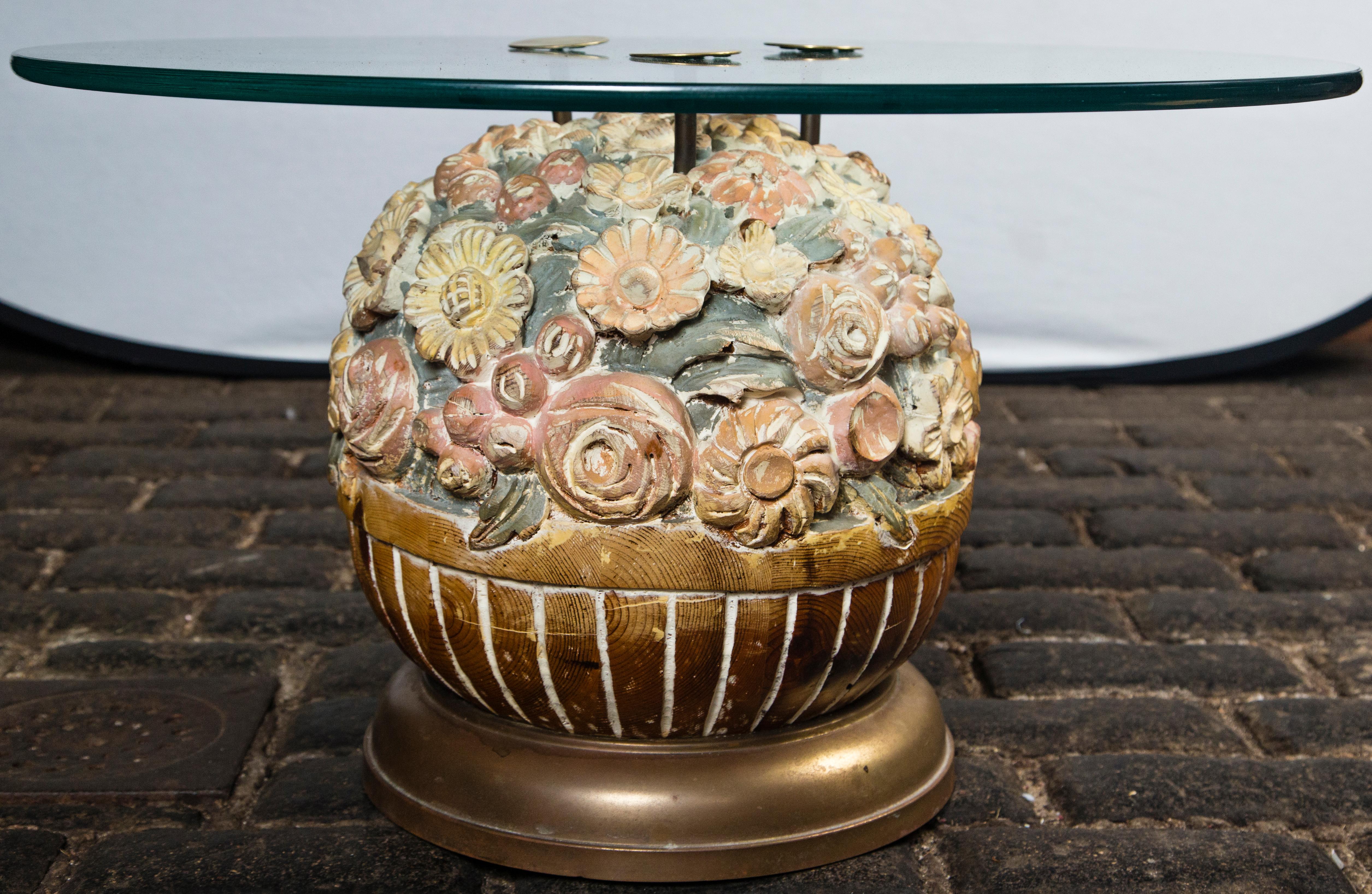 Table à boules à fleurs en bois sculpté à la main par Sarreid Ltd en vente 1