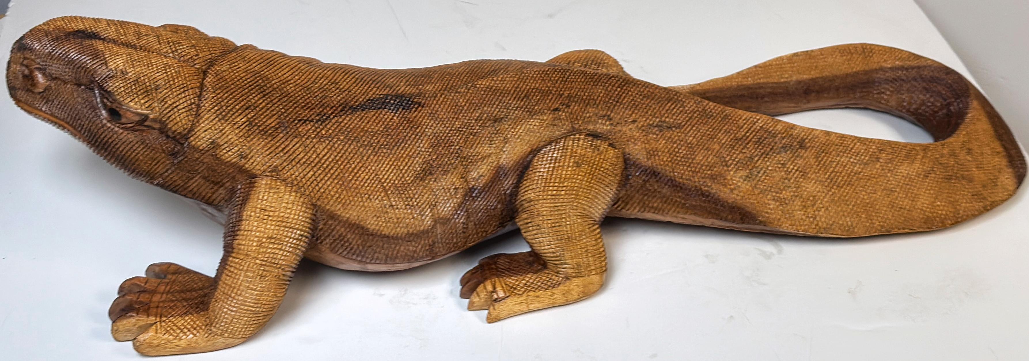 Hand-Carved Wood Life Size Monitor Lizard, School of Bustamonte, Mexico, 1970s For Sale 3