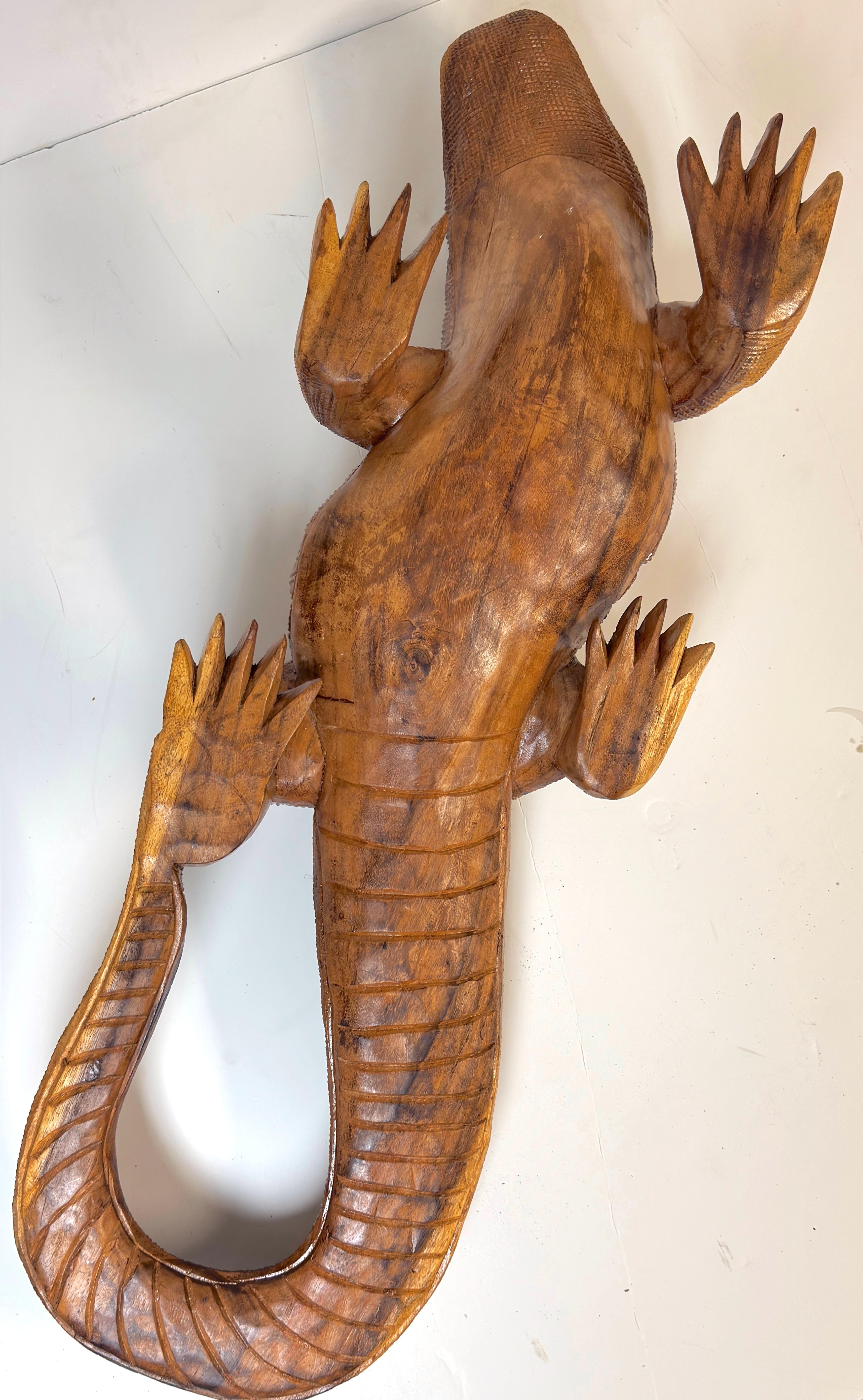 Hand-Carved Wood Life Size Monitor Lizard, School of Bustamonte, Mexico, 1970s For Sale 9