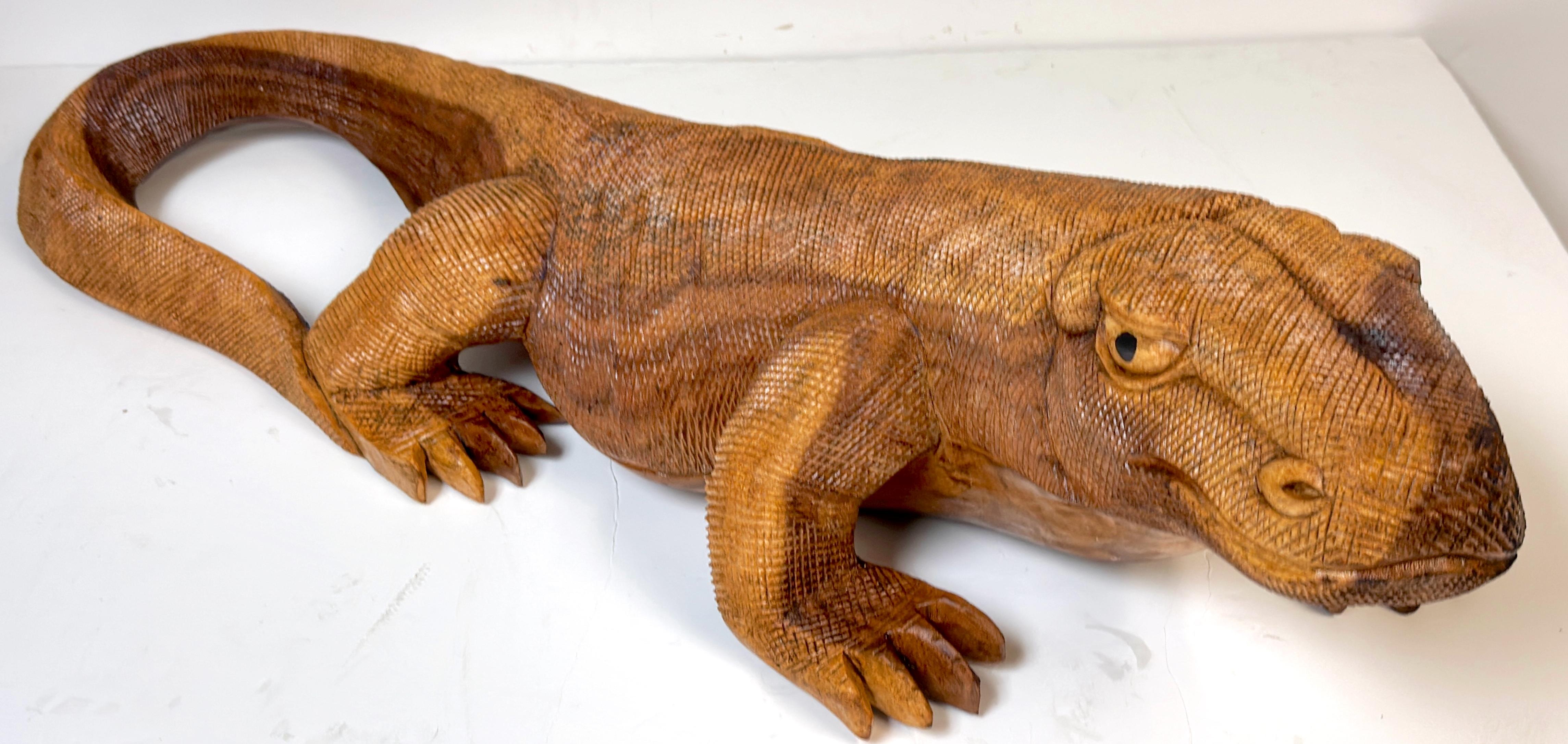 Hand-Carved Wood Life Size Monitor Lizard, School of Bustamonte, Mexico, 1970s For Sale 2