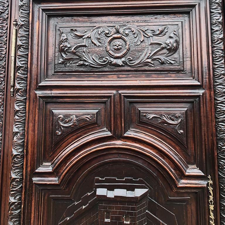 Hand Carved Wood Renaissance Period Armoire a Deux Corps or Buffet 1600s France In Good Condition In Oklahoma City, OK