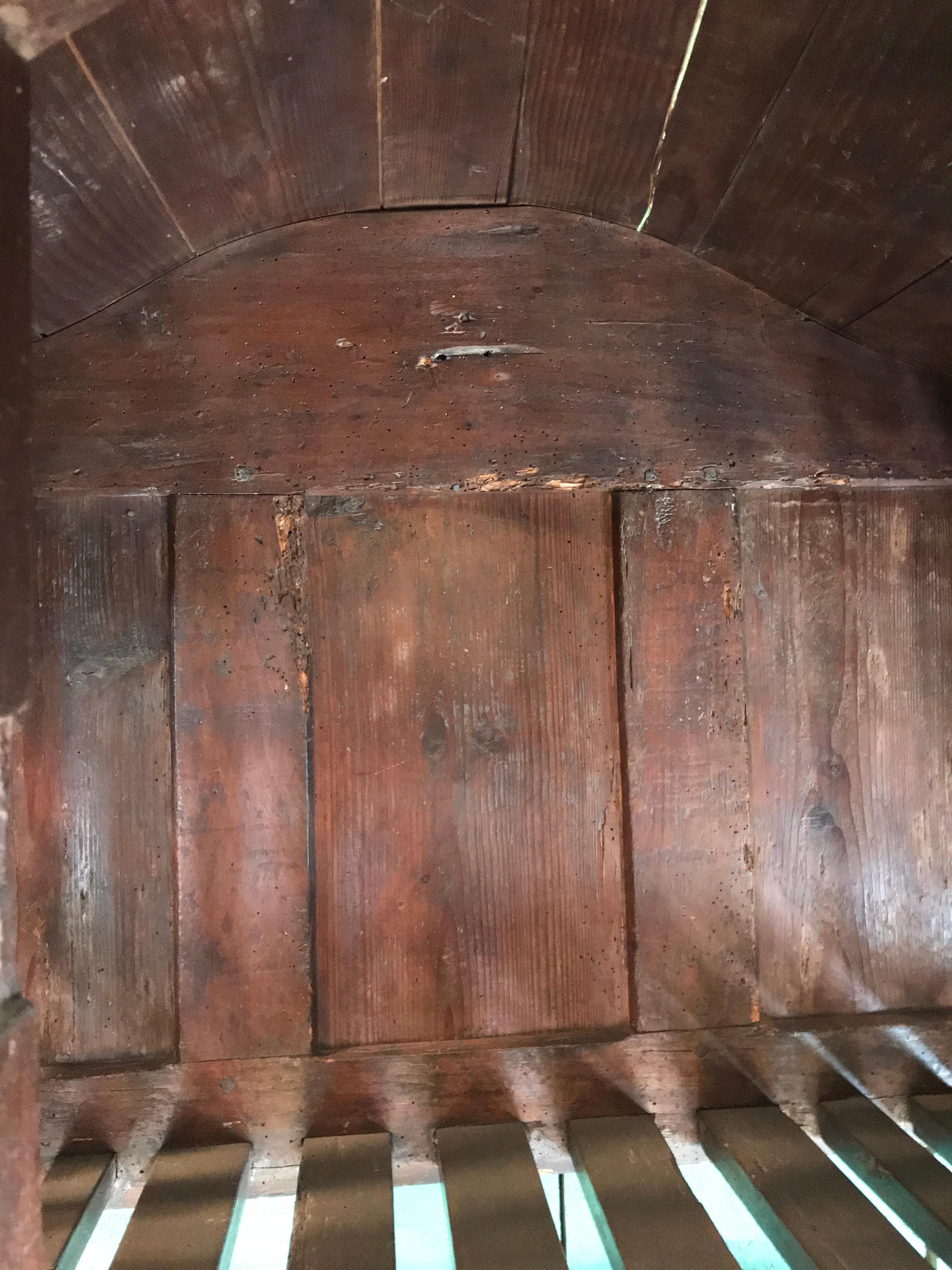 Armario Panettiere de Madera de Nogal Tallada a Mano Armario de Pared Panera Rústica en venta 2