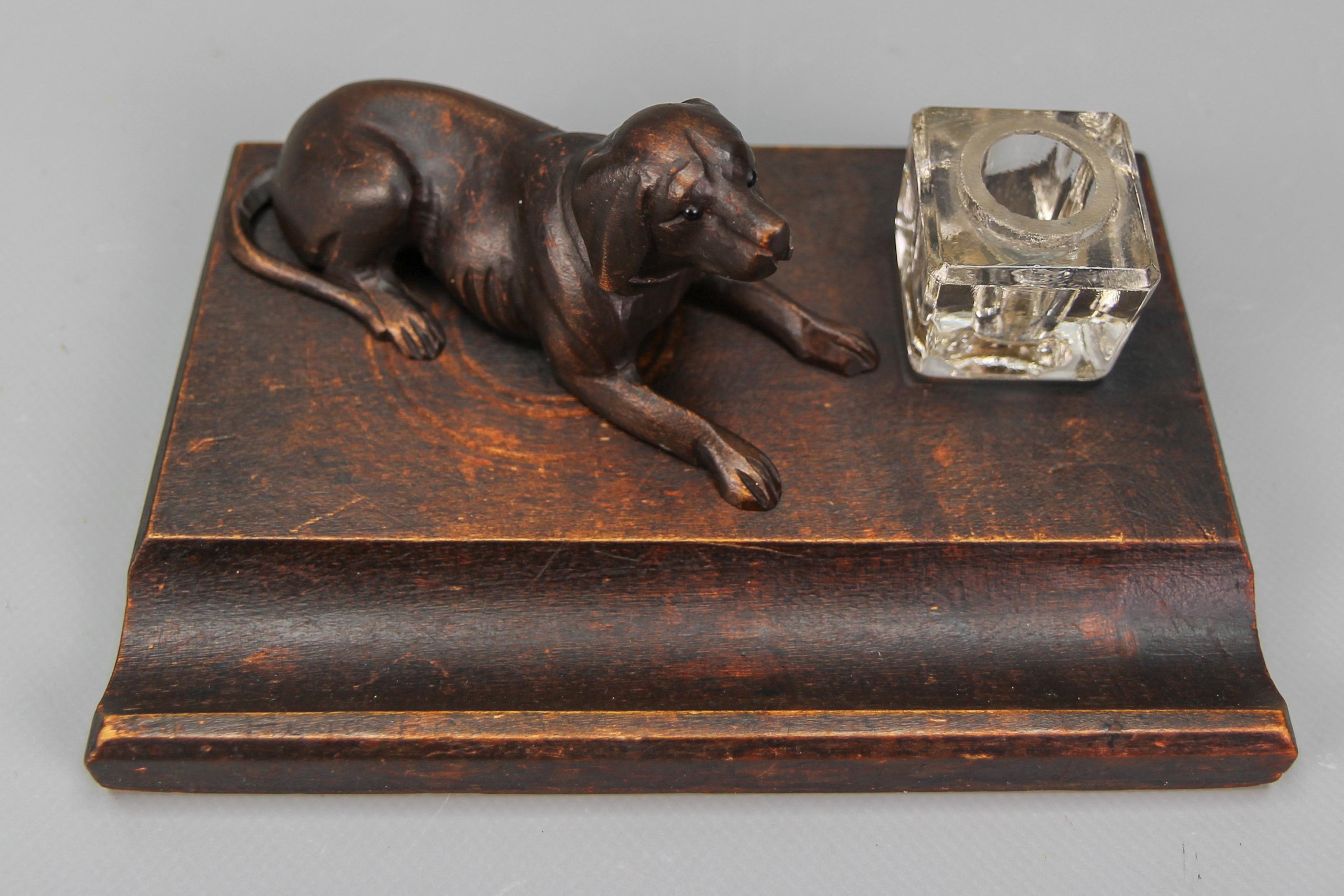 Black Forest Hand-Carved Wooden and Glass Inkwell with Dog Figure, 1920s For Sale