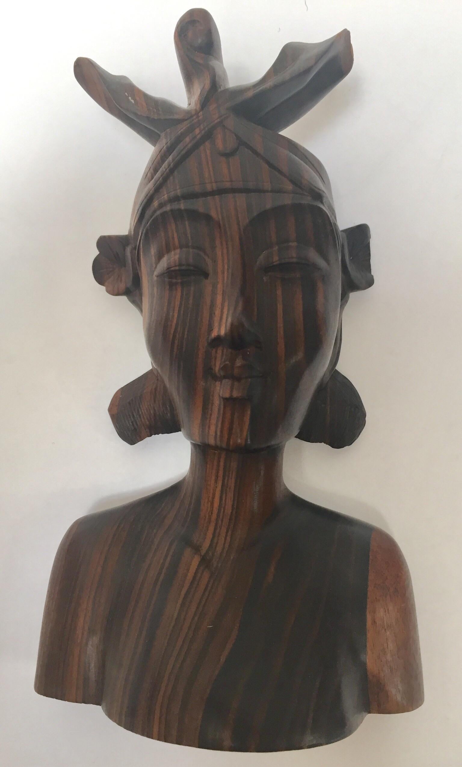 Hand Carved Wooden Balinese Busts Bookends In Good Condition In North Hollywood, CA