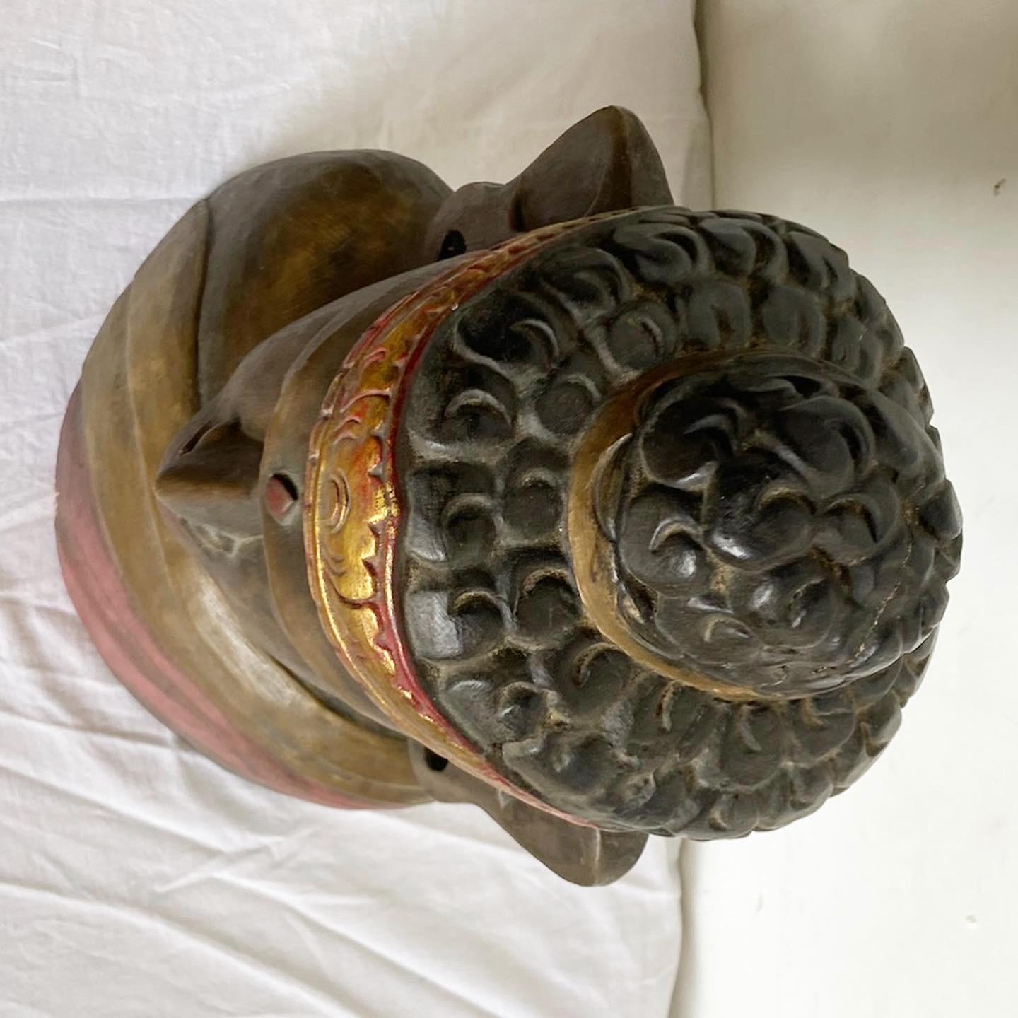 20ième siècle Sculpture de buste de Bouddha en bois sculptée à la main en vente