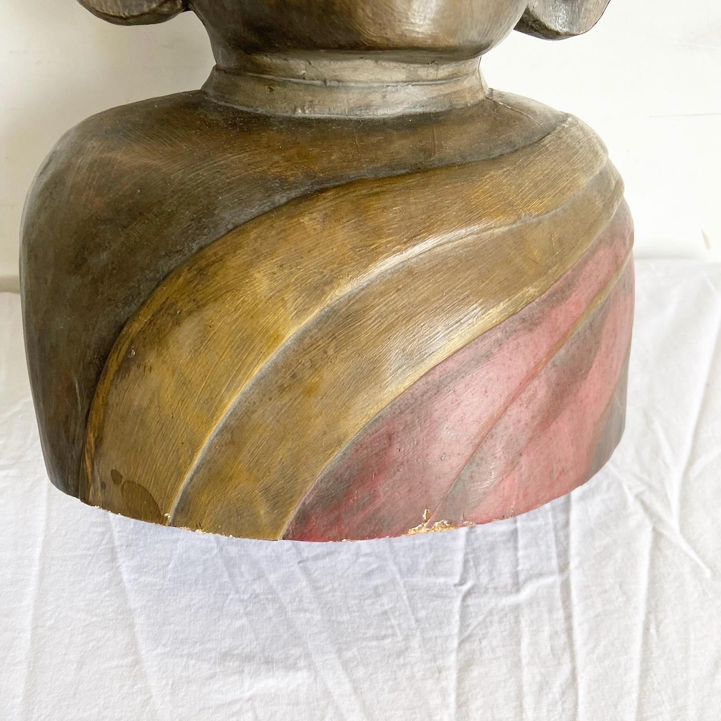 Sculpture de buste de Bouddha en bois sculptée à la main en vente 2
