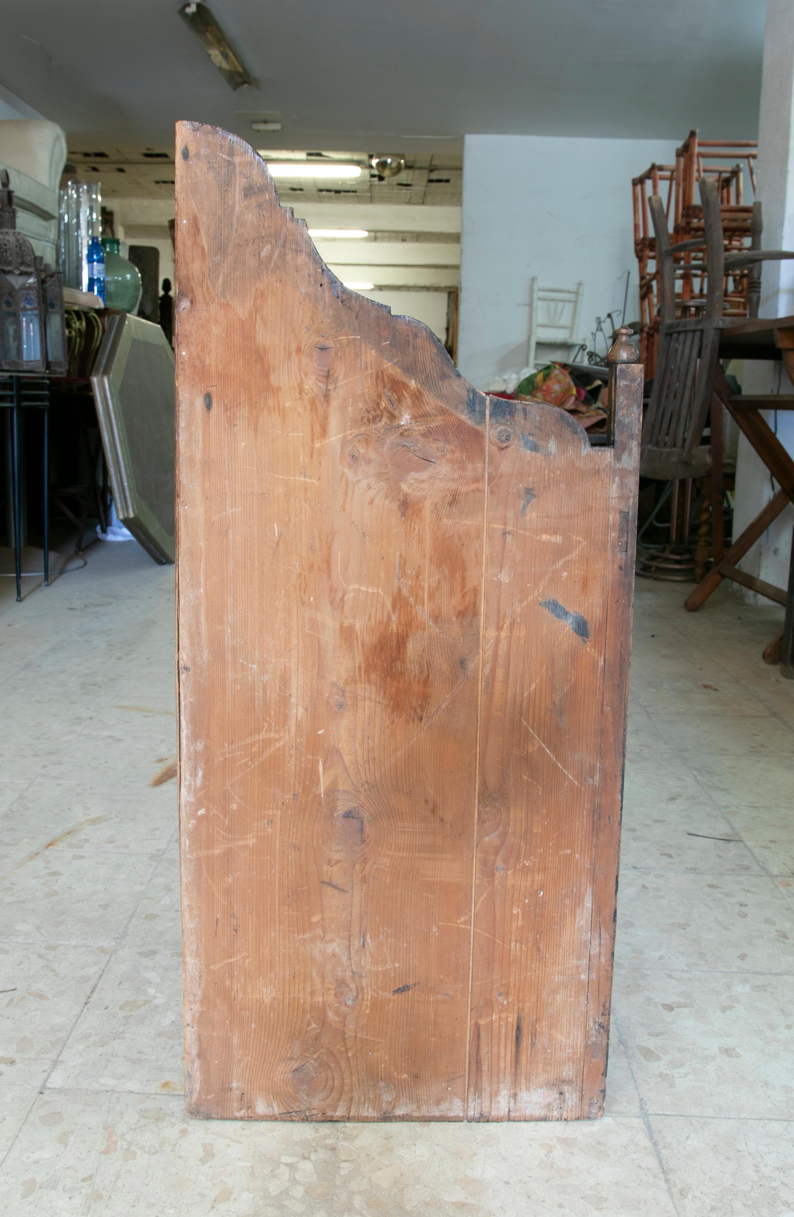 Hand-Carved Wooden Corner with One Door For Sale 3