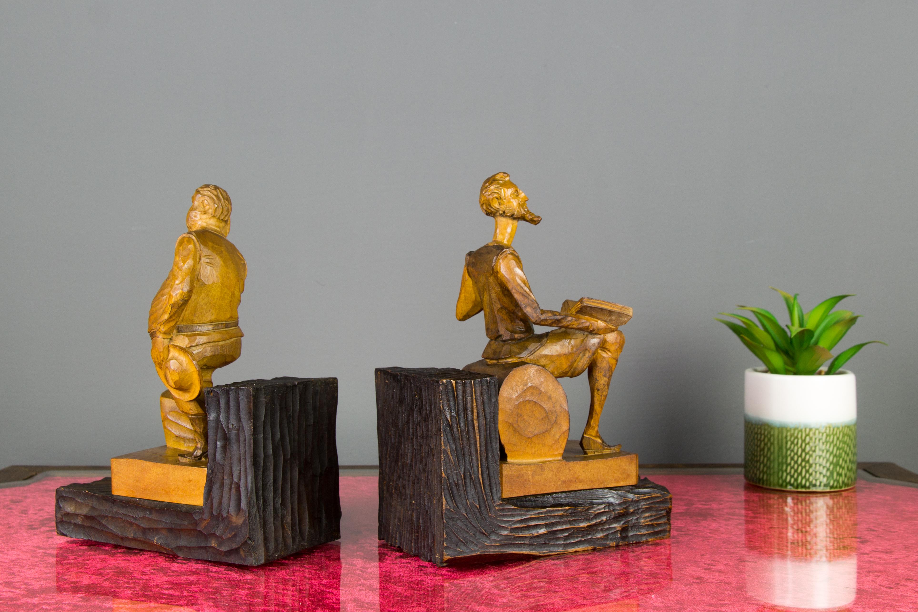 Mid-20th Century Hand Carved Wooden Don Quixote and Sancho Panza Sculpture Bookends For Sale