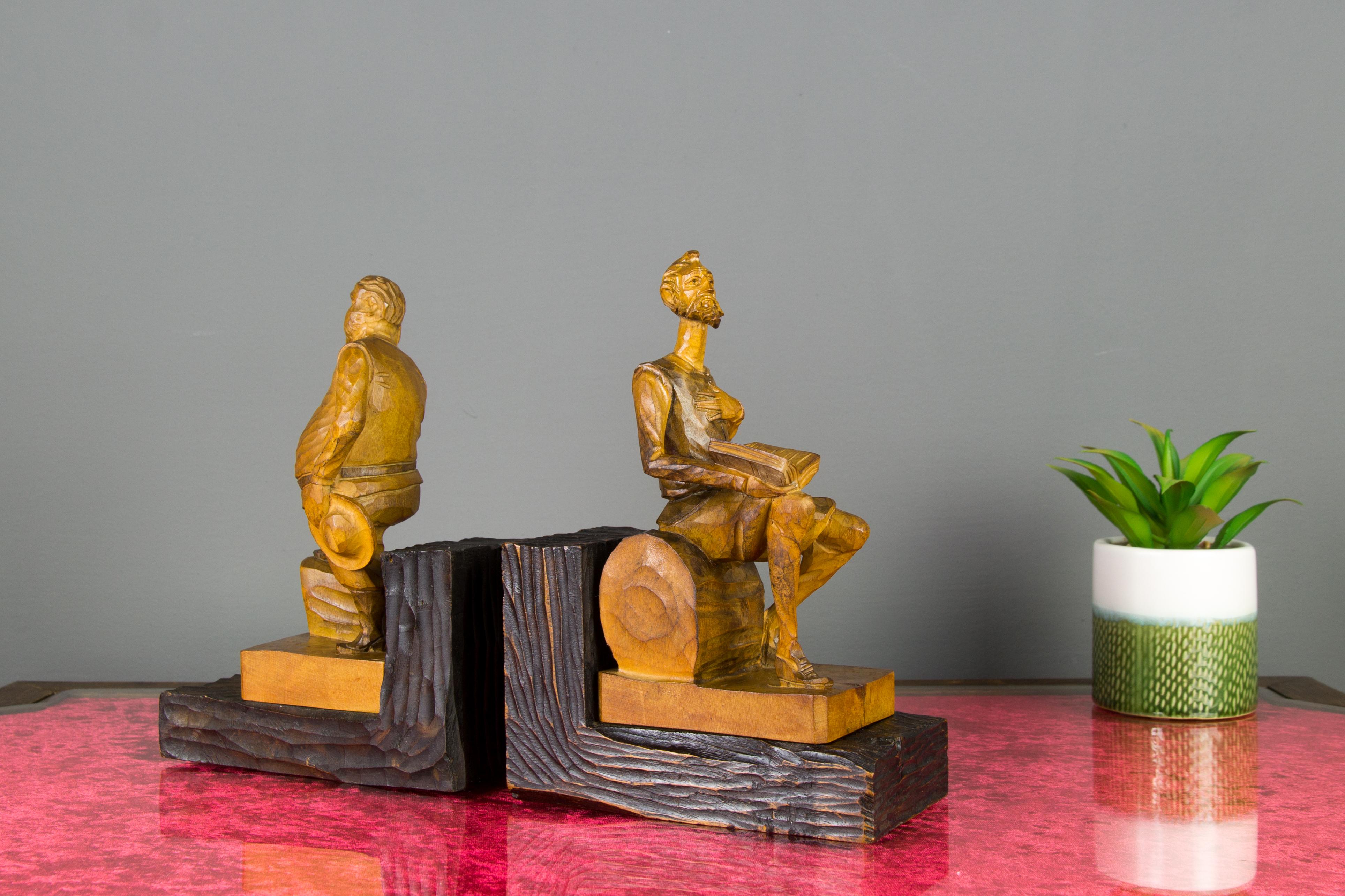 These masterfully hand-carved wooden bookends feature the main characters of the famous Spanish novel 