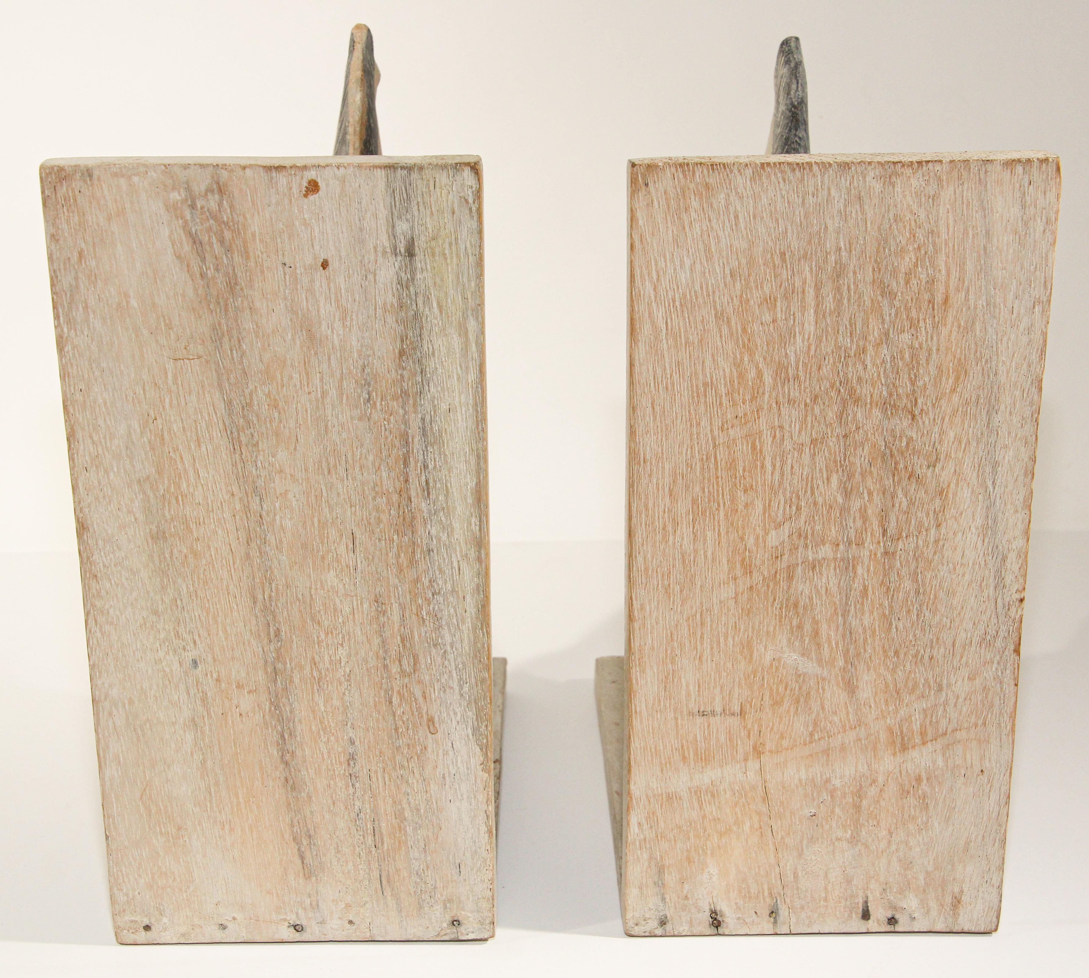 Handgeschnitzte Buchstützen aus Holz mit Elefantenmotiv (20. Jahrhundert) im Angebot