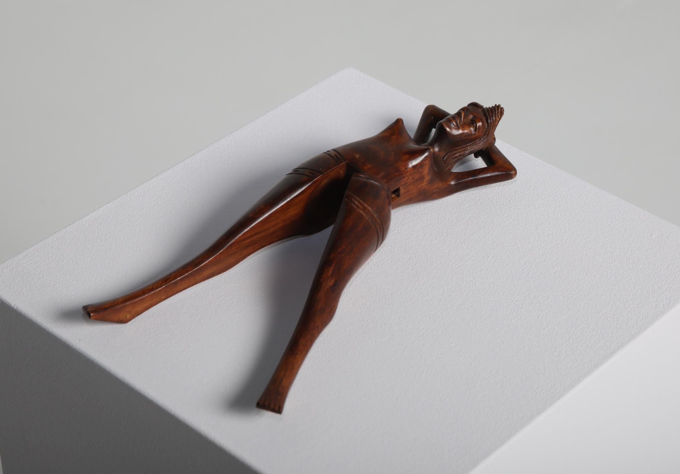 Intagliato a mano Hand-Carved Wooden Female Figurative Nutcracker, 1950s in vendita