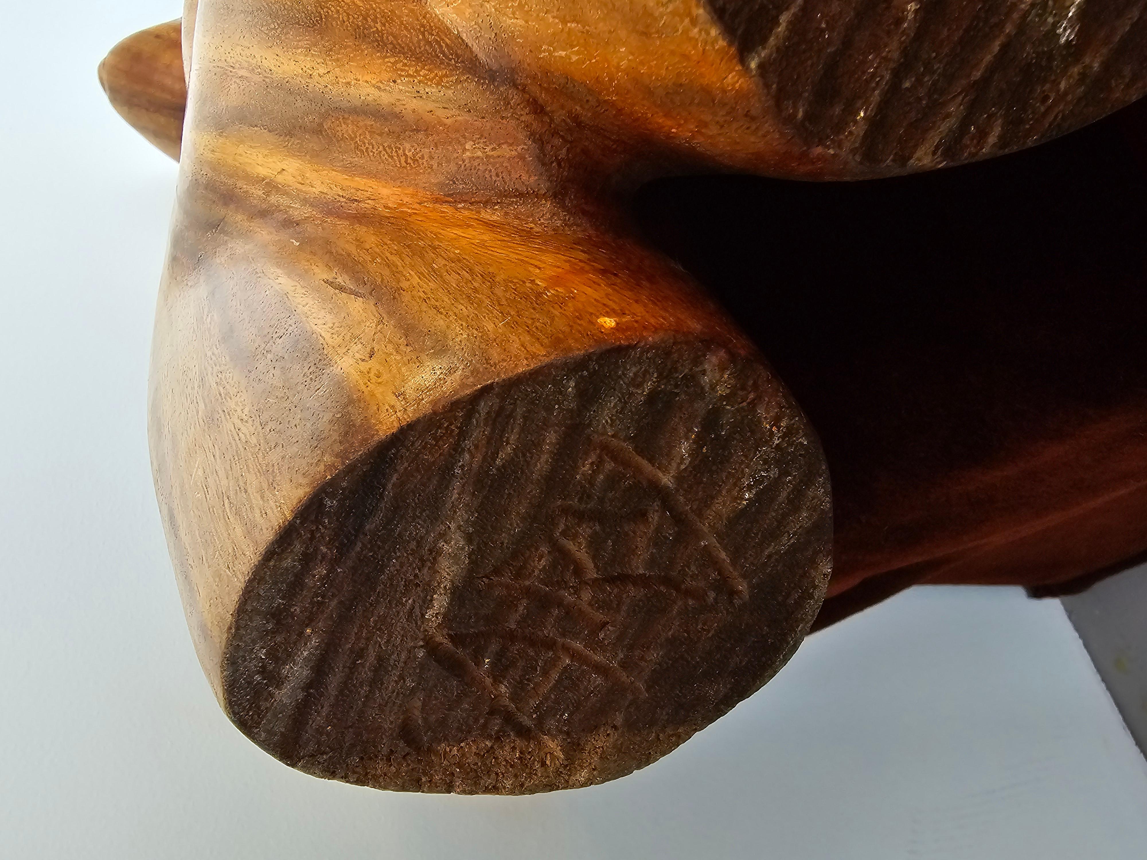 Handgeschnitzte weibliche Torso-Skulptur aus Holz im Angebot 7