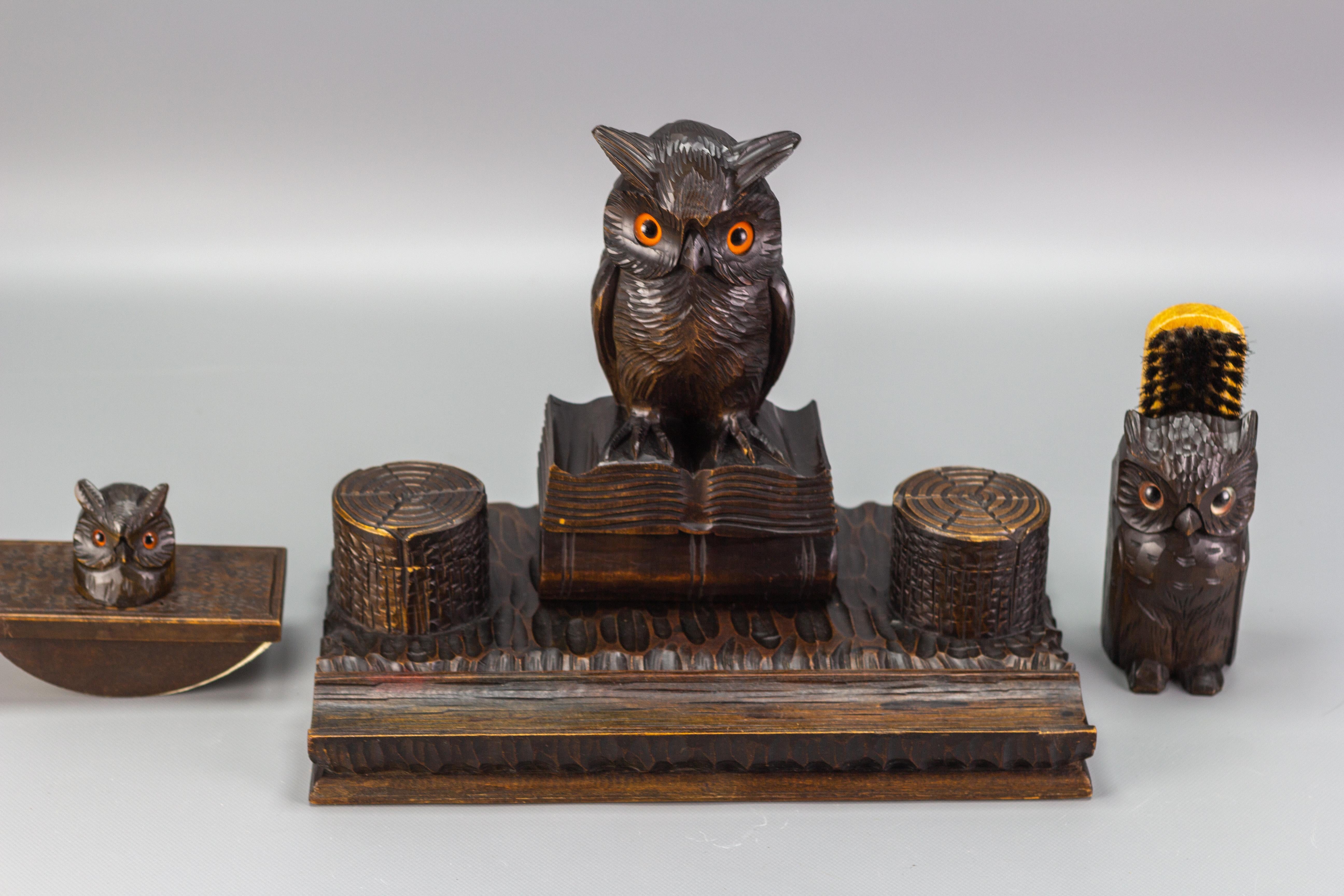 Hand-Carved Wooden Inkwell Desk Set with Owl Figures, 1930s For Sale 4