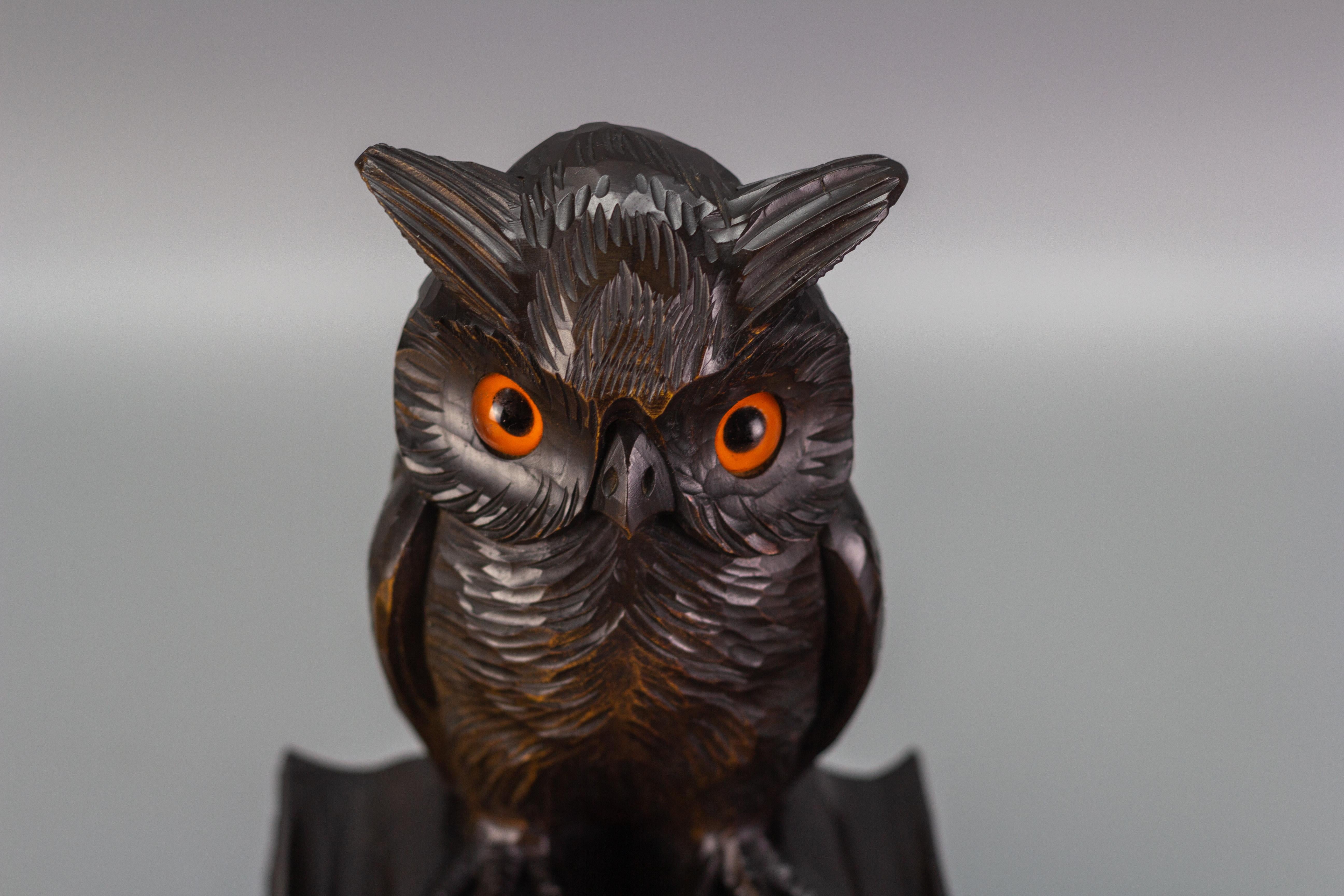 Hand-Carved Wooden Inkwell Desk Set with Owl Figures, 1930s For Sale 5
