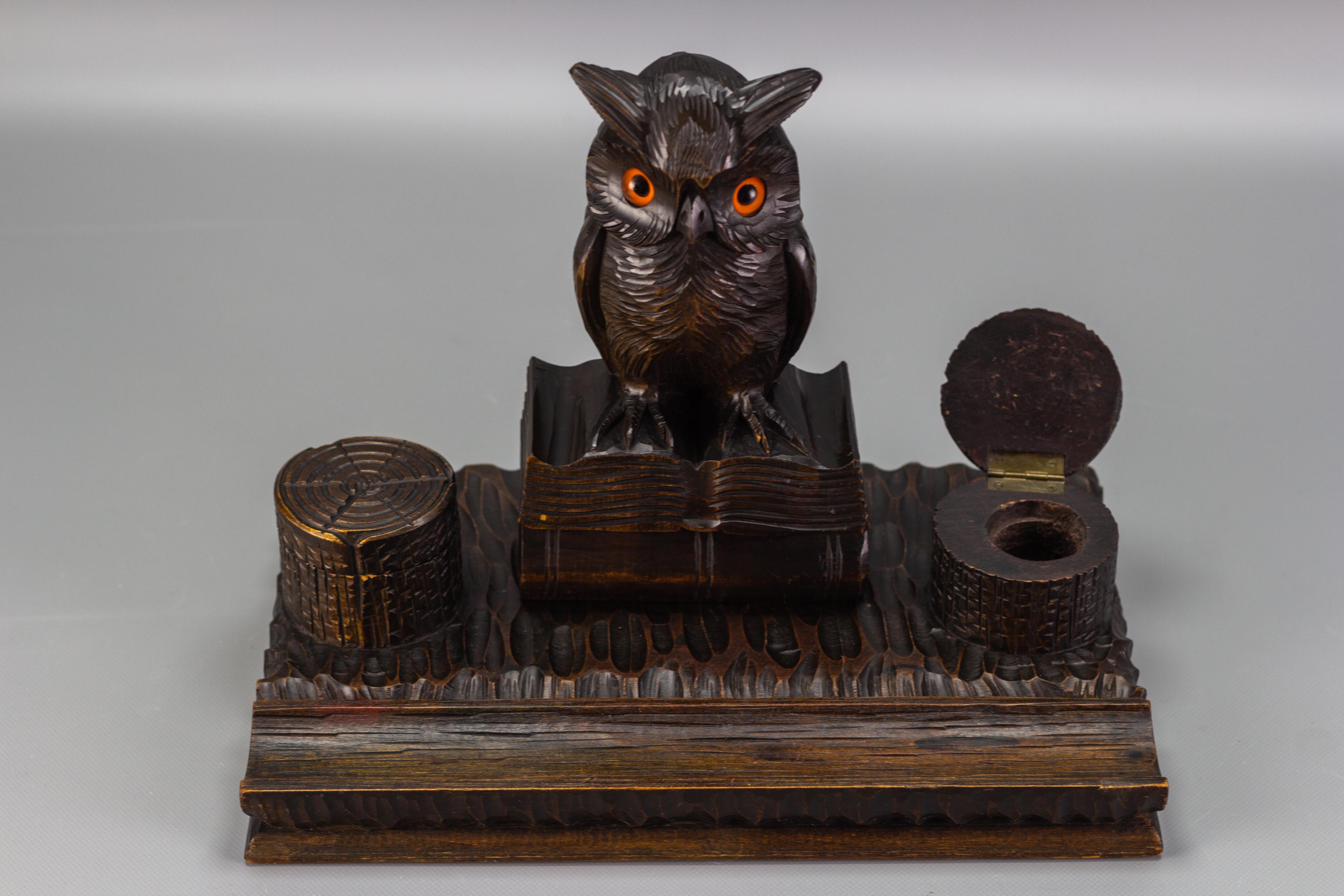 Hand-Carved Wooden Inkwell Desk Set with Owl Figures, 1930s For Sale 9