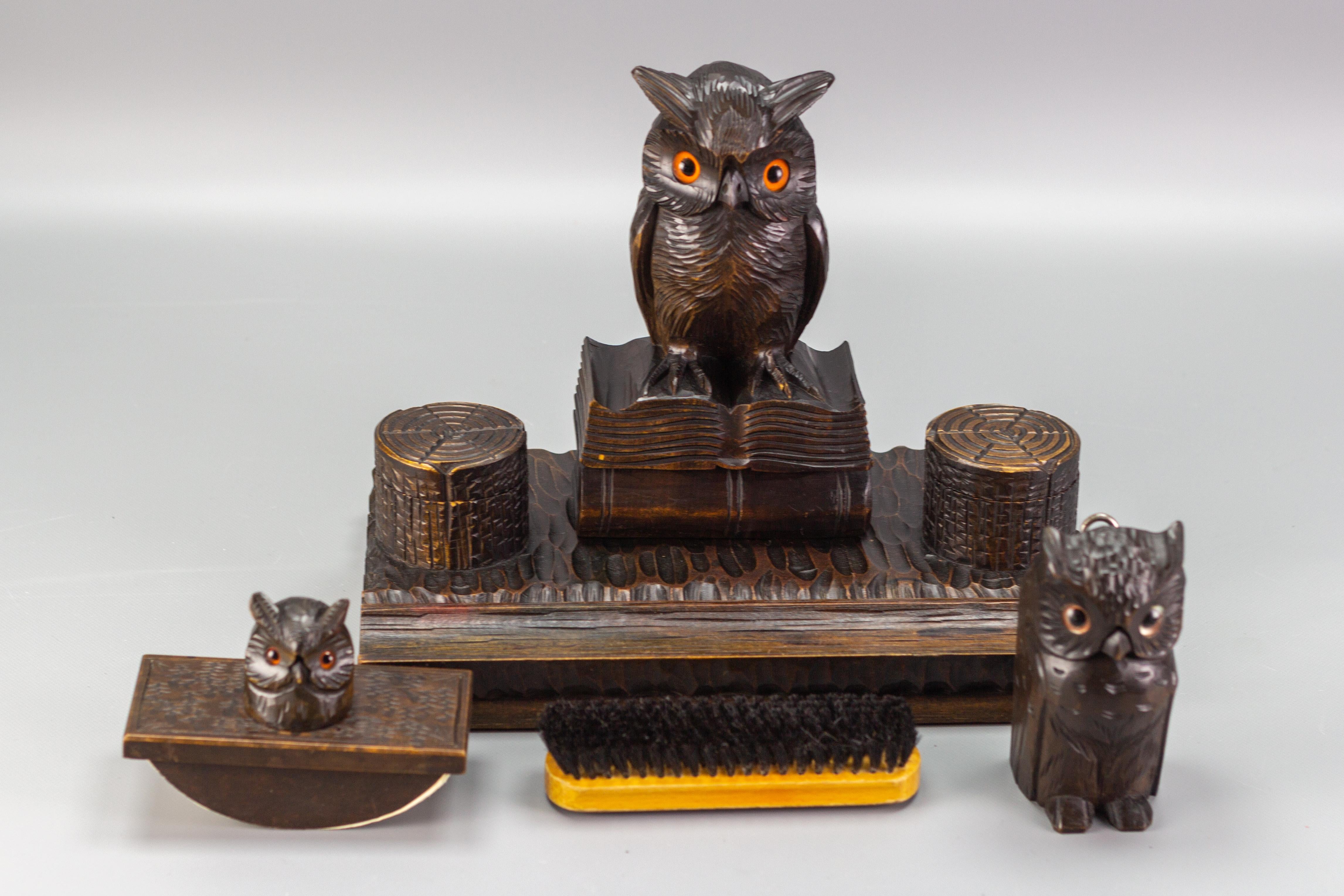 Hand-Carved Wooden Inkwell Desk Set with Owl Figures, 1930s For Sale 10
