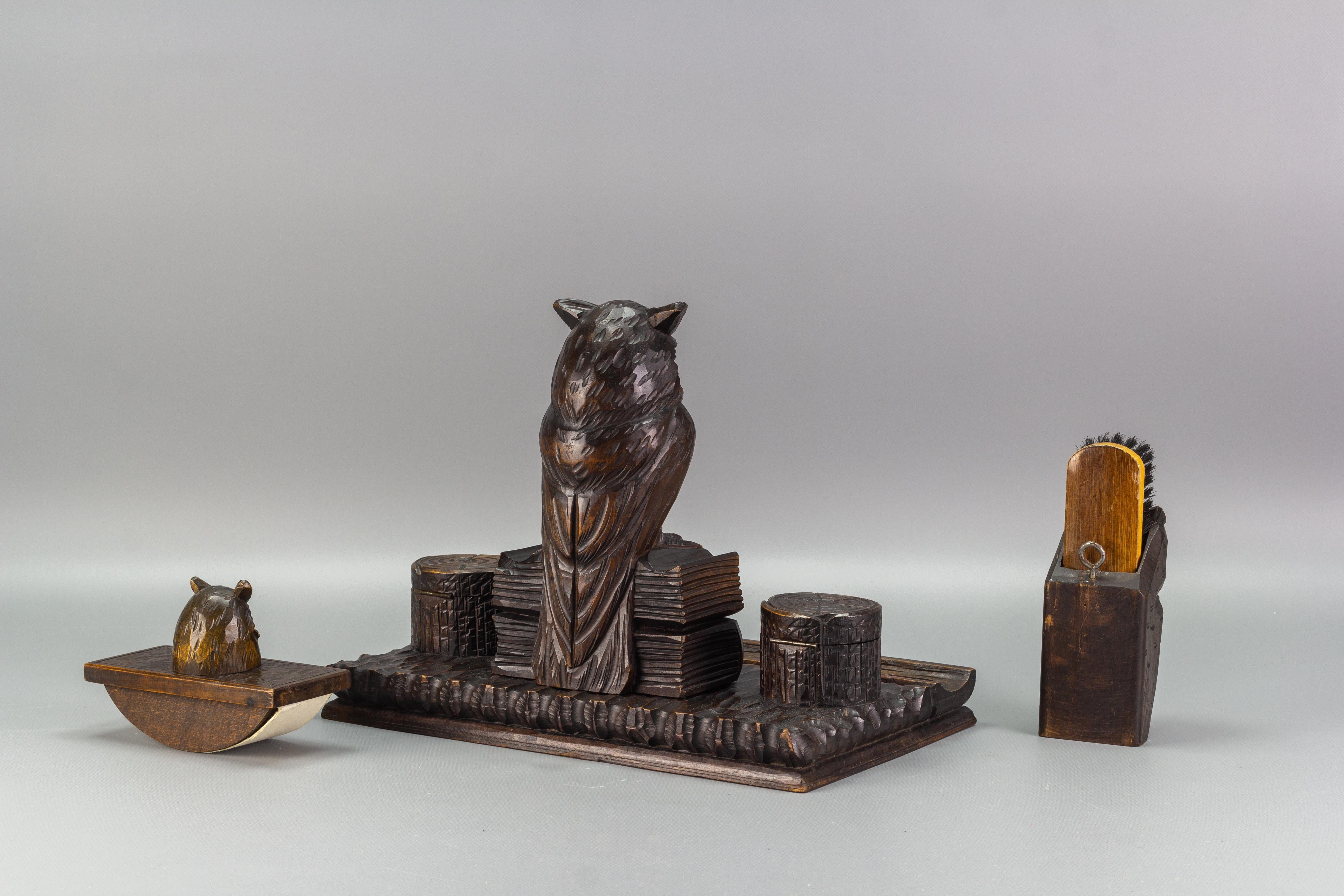 Mid-20th Century Hand-Carved Wooden Inkwell Desk Set with Owl Figures, 1930s For Sale