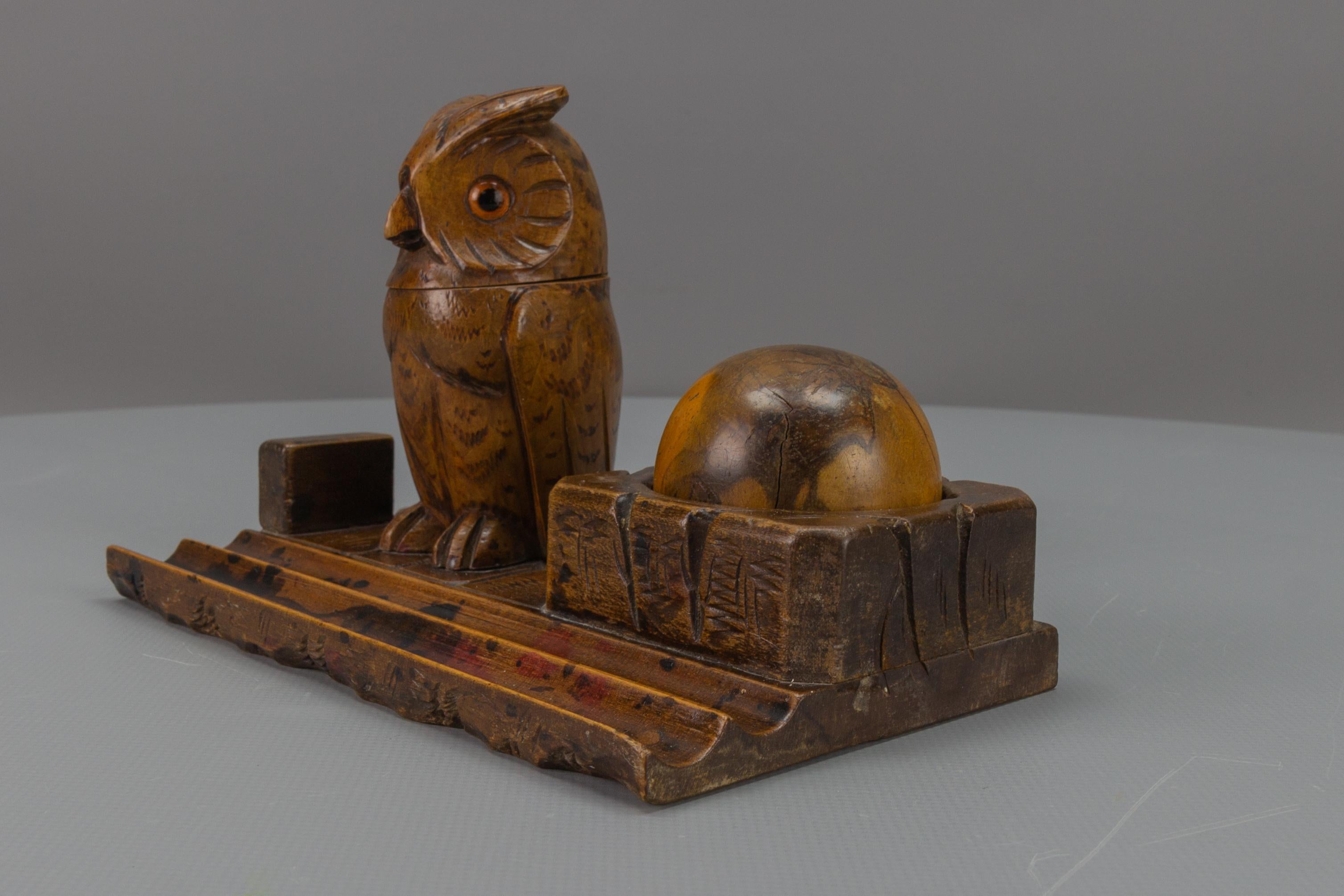 Hand-Carved Wooden Inkwell or Pen Stand with Owl Figure, 1920s For Sale 7