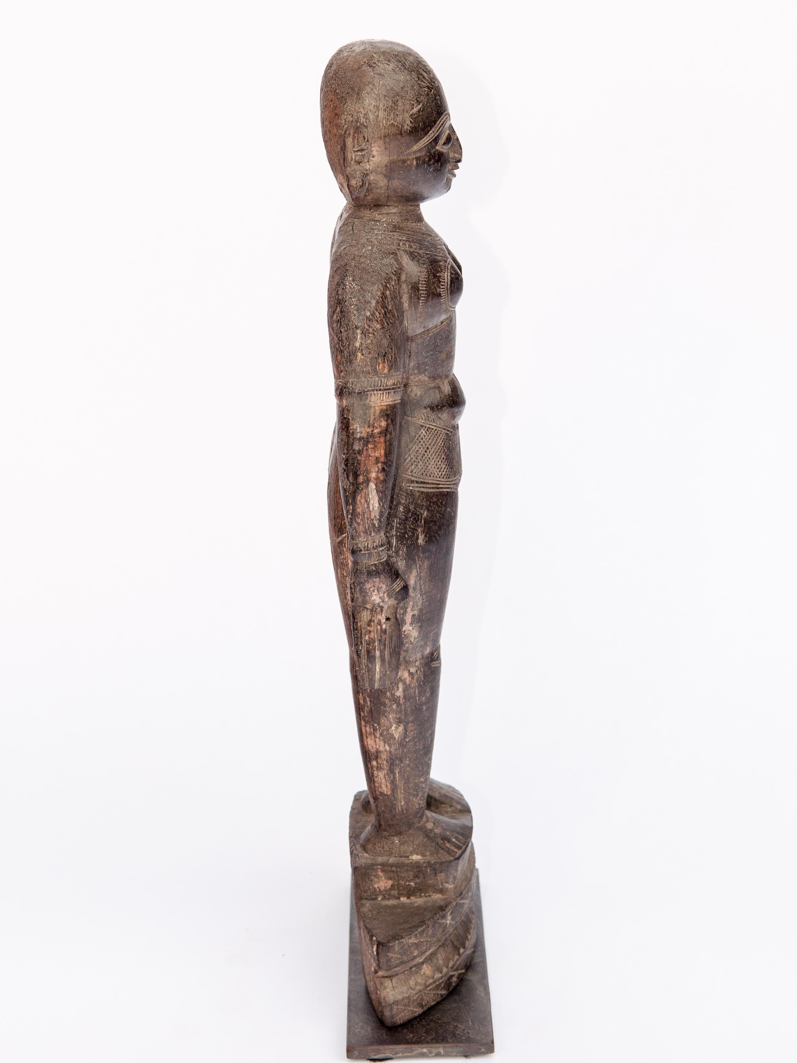 Hand Carved Wooden Marapachi Doll from Tamil Nadu, Mid-20th Century, Metal Stand In Good Condition In Point Richmond, CA