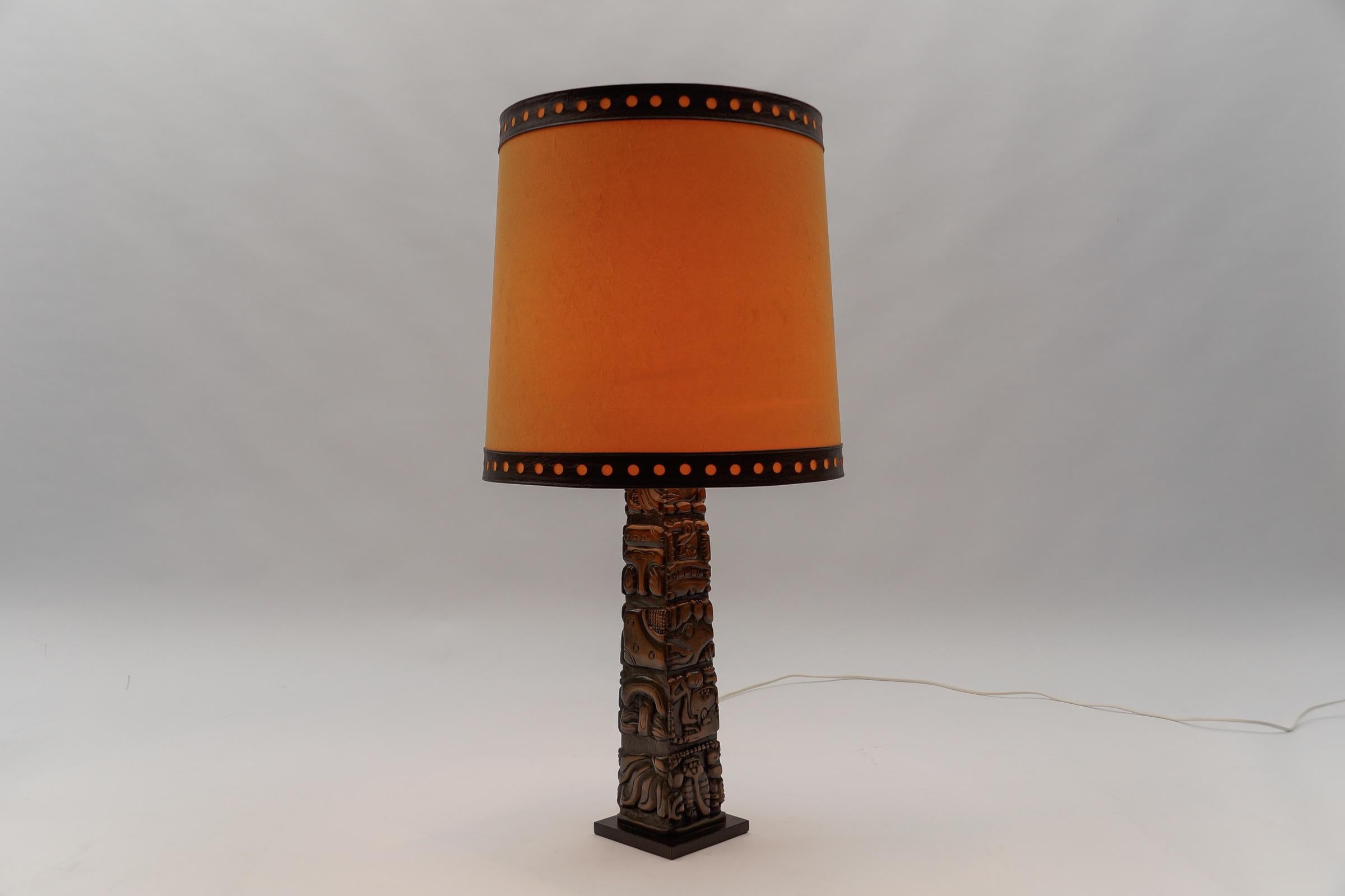 Mid-Century Modern Hand Carved Wooden Mayan Totem Table Lamp by Temde Honduras, Switzerland 1960s For Sale