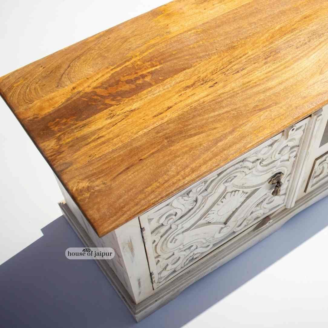 Indiano Console multimediale in legno intagliato a mano - Unità TV in bianco anticato di House of Jaipur in vendita