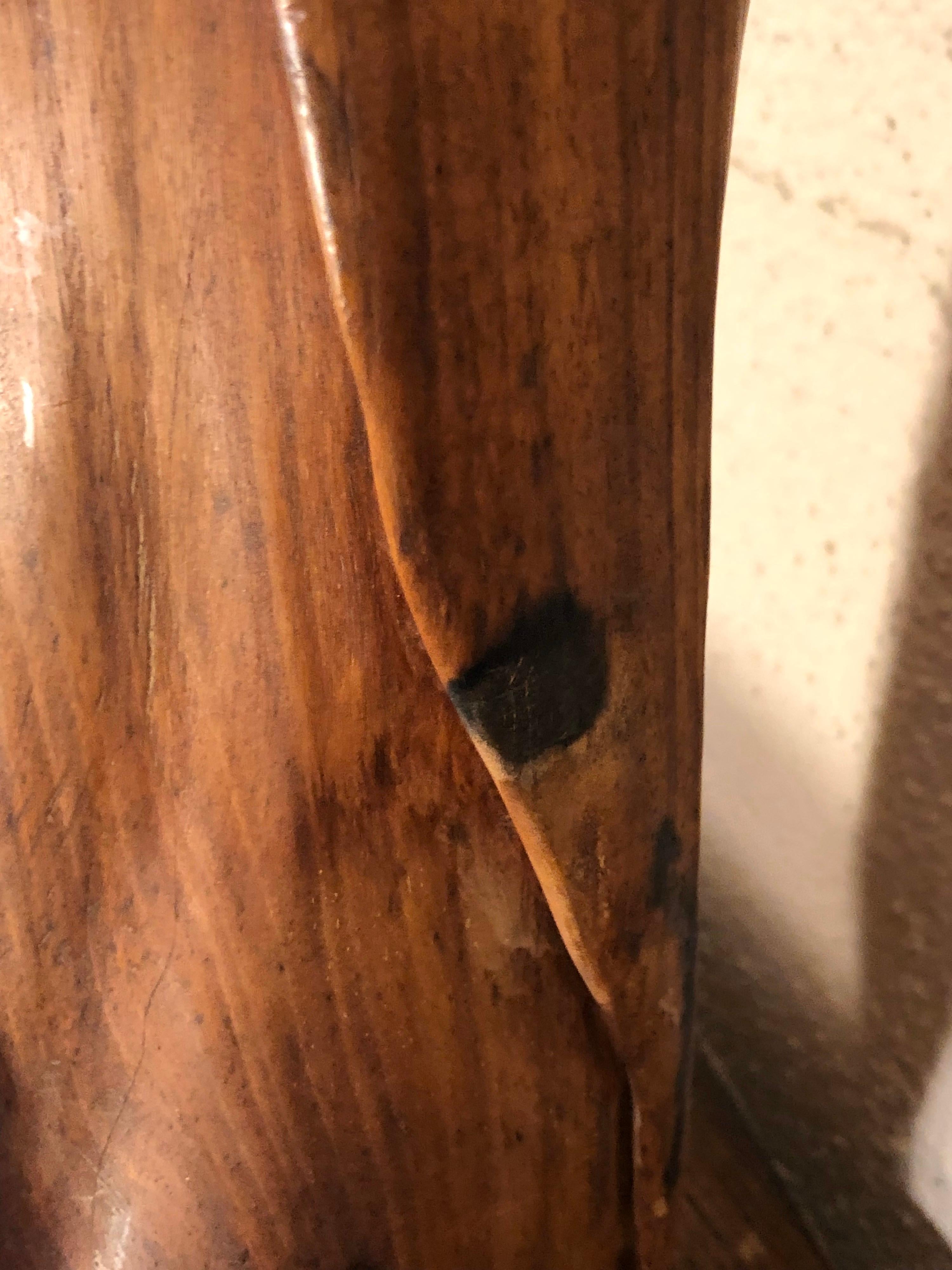 Statua di Madre e Bambino in legno intagliata a mano in vendita 6